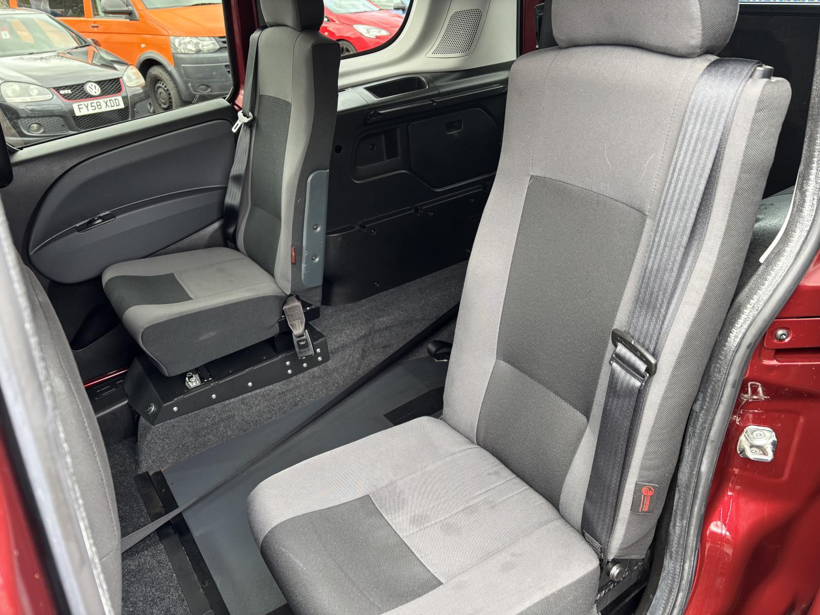 Fiat Doblo 1.6 MultiJet Lounge MPV 5dr Diesel Manual Euro 6 (95 ps)