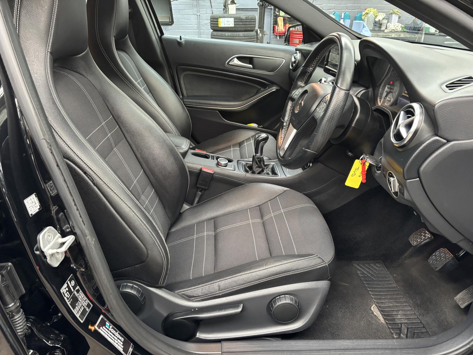 Mercedes-Benz A Class 1.6 A180 Sport Hatchback 5dr Petrol Manual Euro 6 (s/s) (122 ps)