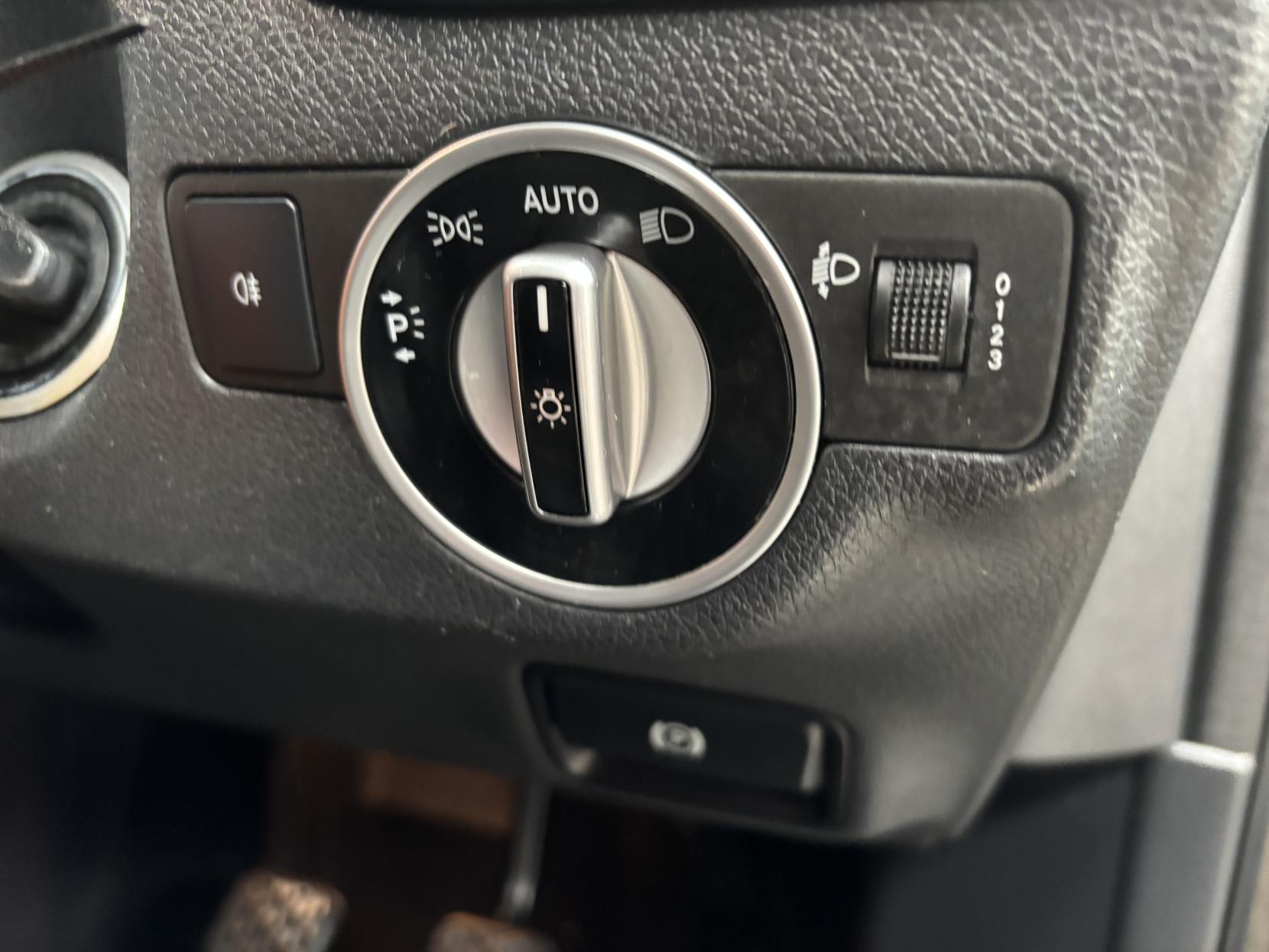 Mercedes-Benz A Class 1.6 A180 Sport Hatchback 5dr Petrol Manual Euro 6 (s/s) (122 ps)