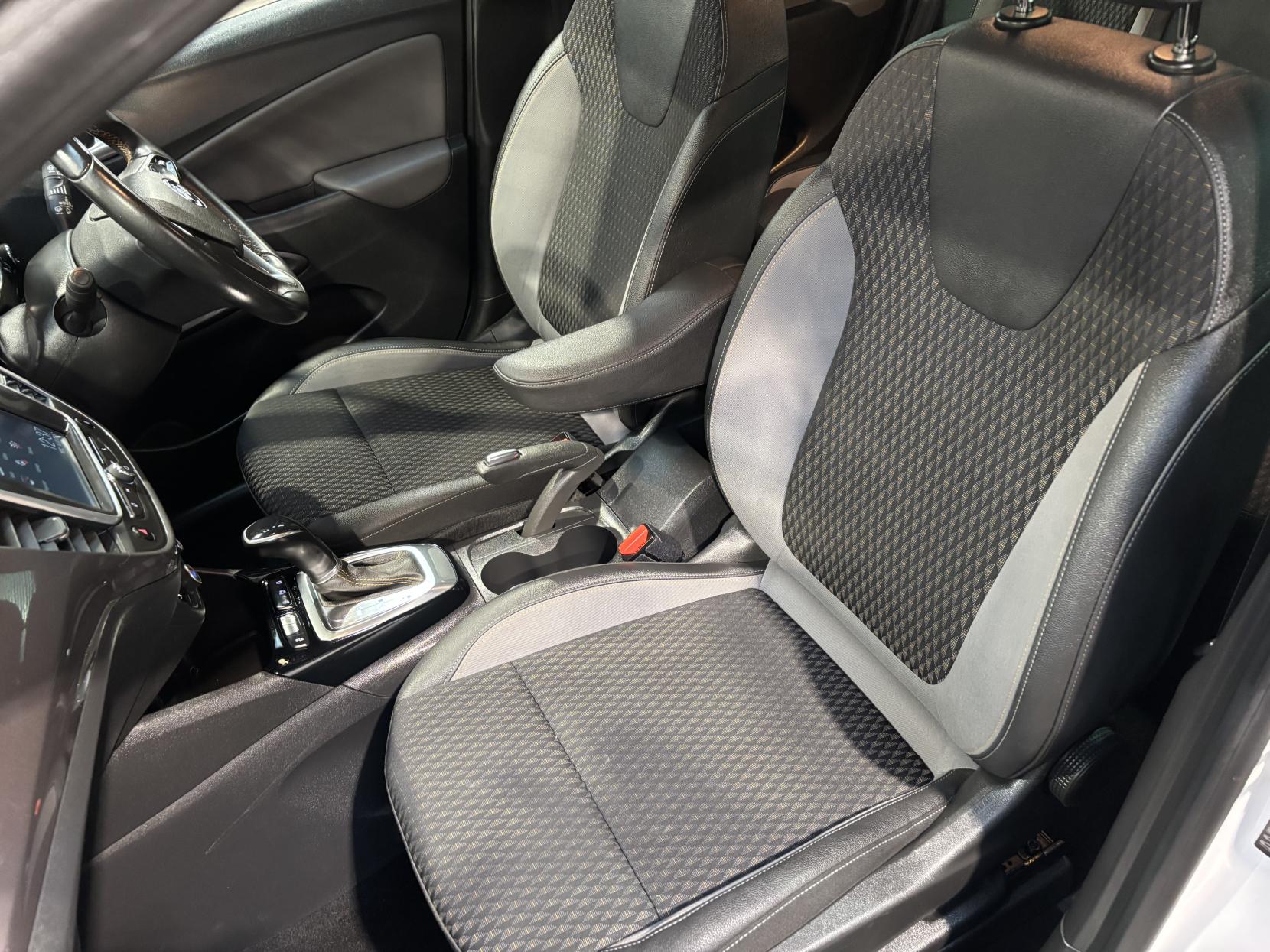 Vauxhall Crossland X 1.2 Turbo GPF Elite SUV 5dr Petrol Auto Euro 6 (s/s) (110 ps)