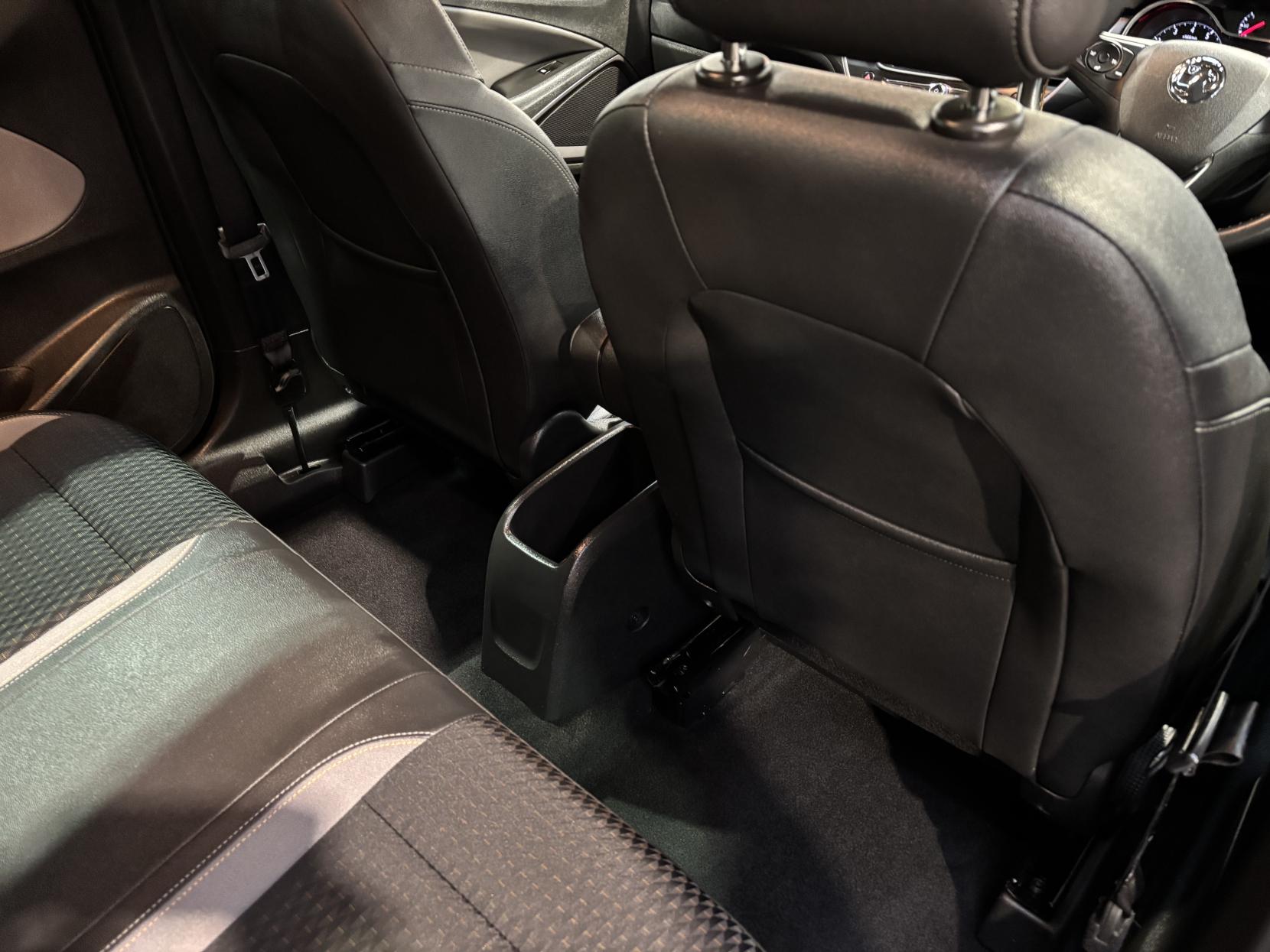 Vauxhall Crossland X 1.2 Turbo GPF Elite SUV 5dr Petrol Auto Euro 6 (s/s) (110 ps)