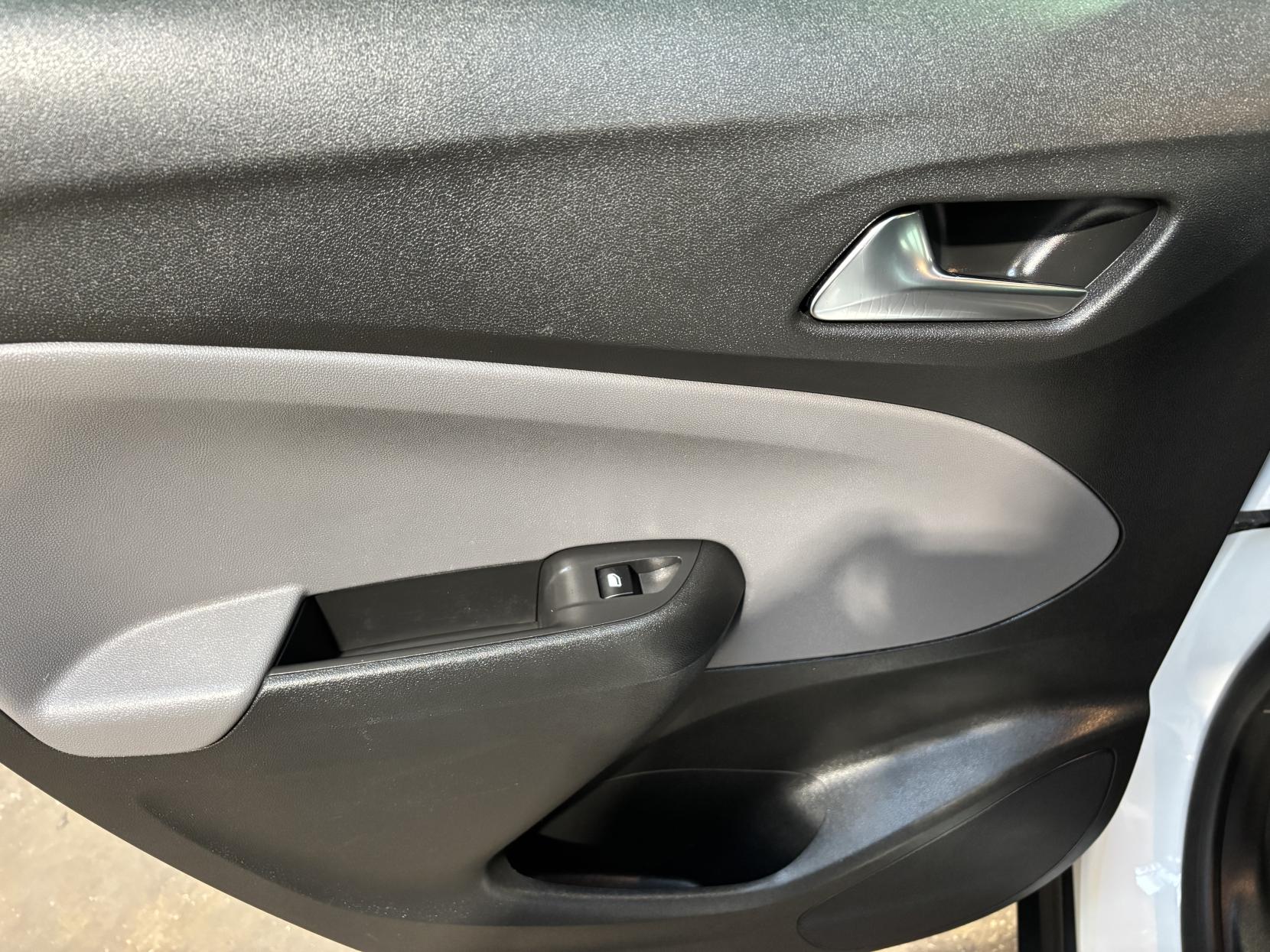 Vauxhall Crossland X 1.2 Turbo GPF Elite SUV 5dr Petrol Auto Euro 6 (s/s) (110 ps)