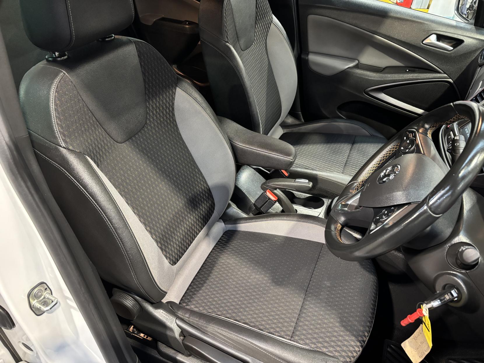 Vauxhall Crossland X 1.2 Turbo GPF Elite SUV 5dr Petrol Auto Euro 6 (s/s) (110 ps)