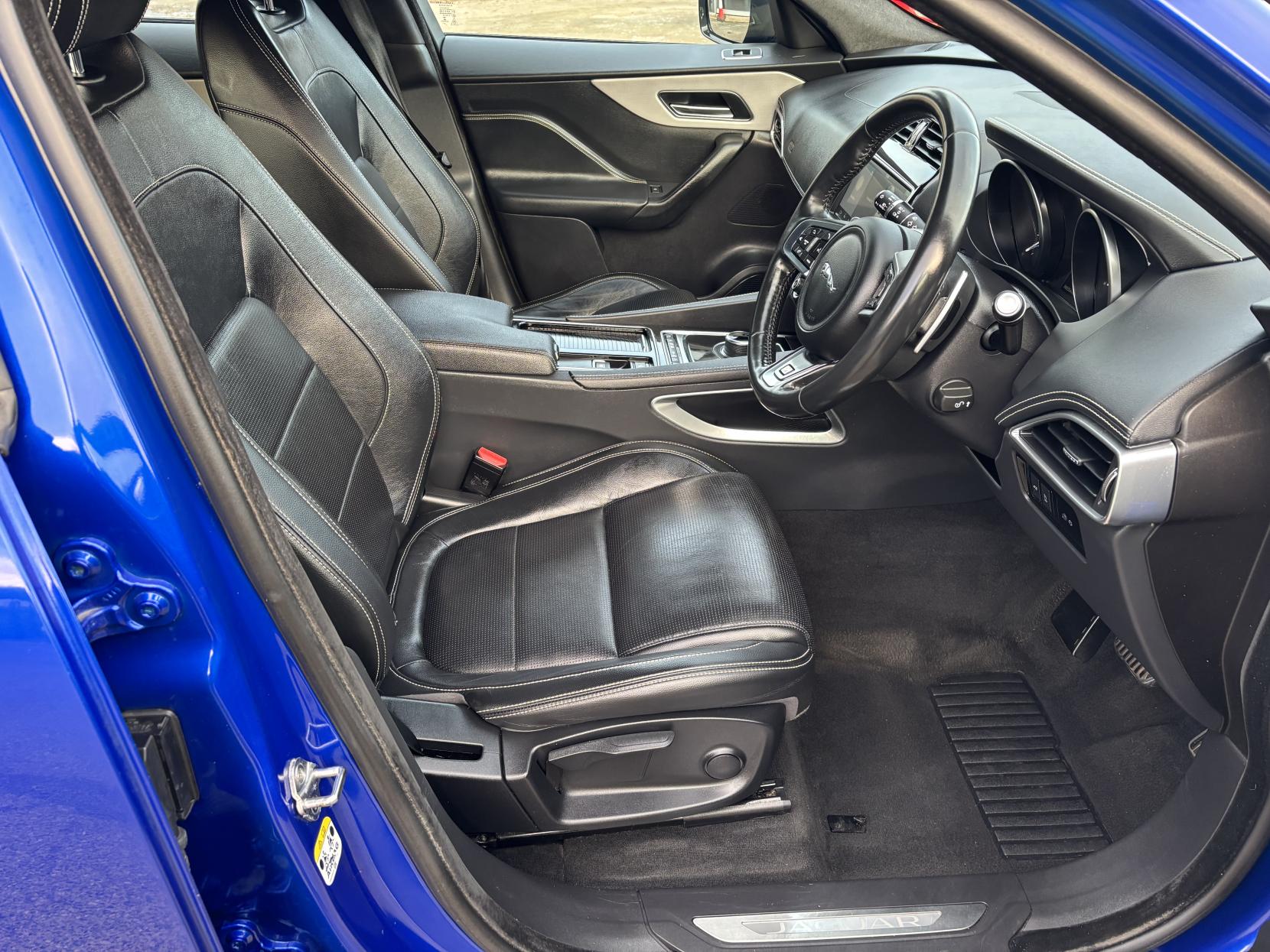 Jaguar F-PACE 2.0 D180 R-Sport SUV 5dr Diesel Auto AWD Euro 6 (s/s) (180 ps)