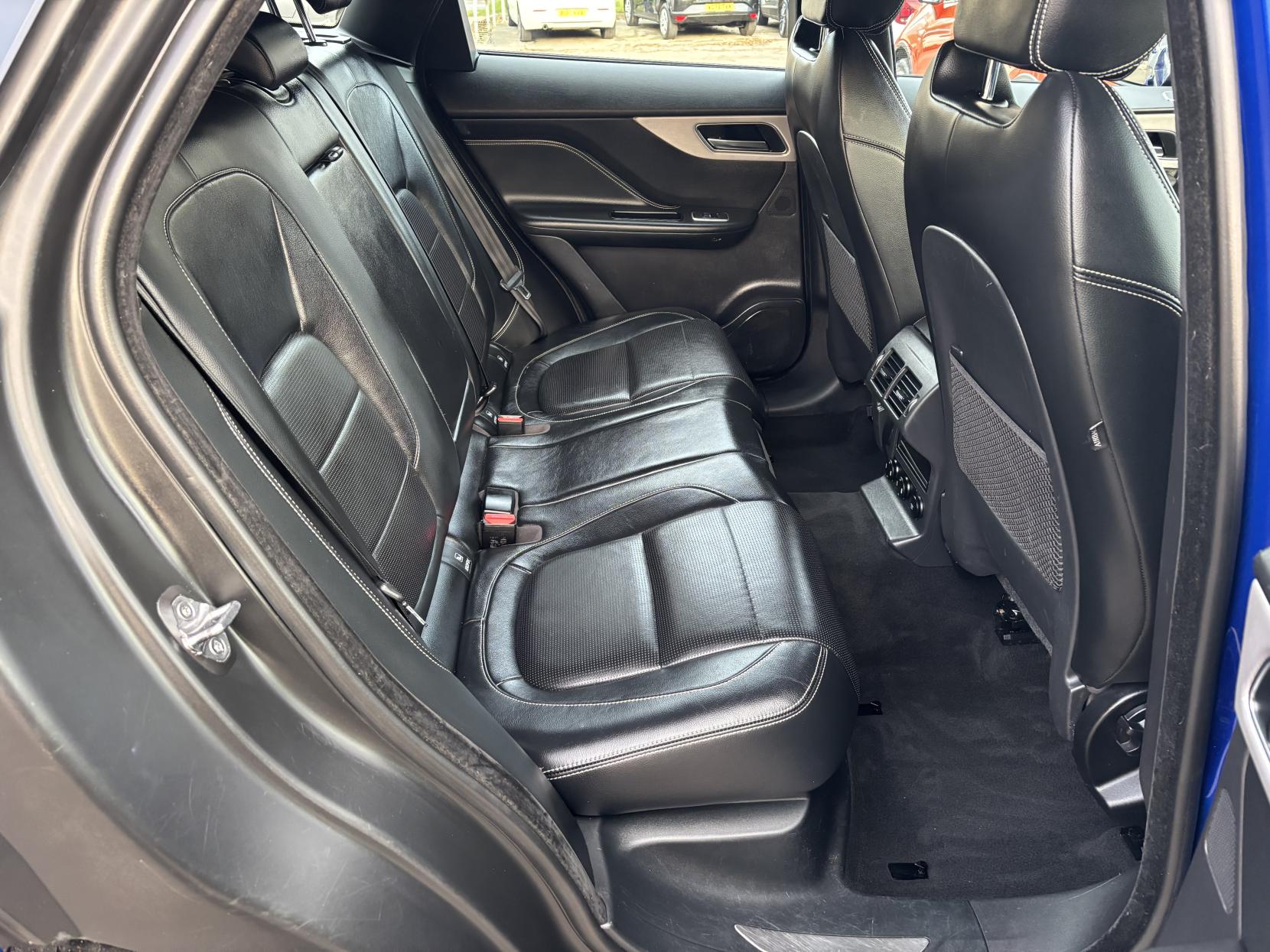 Jaguar F-PACE 2.0 D180 R-Sport SUV 5dr Diesel Auto AWD Euro 6 (s/s) (180 ps)