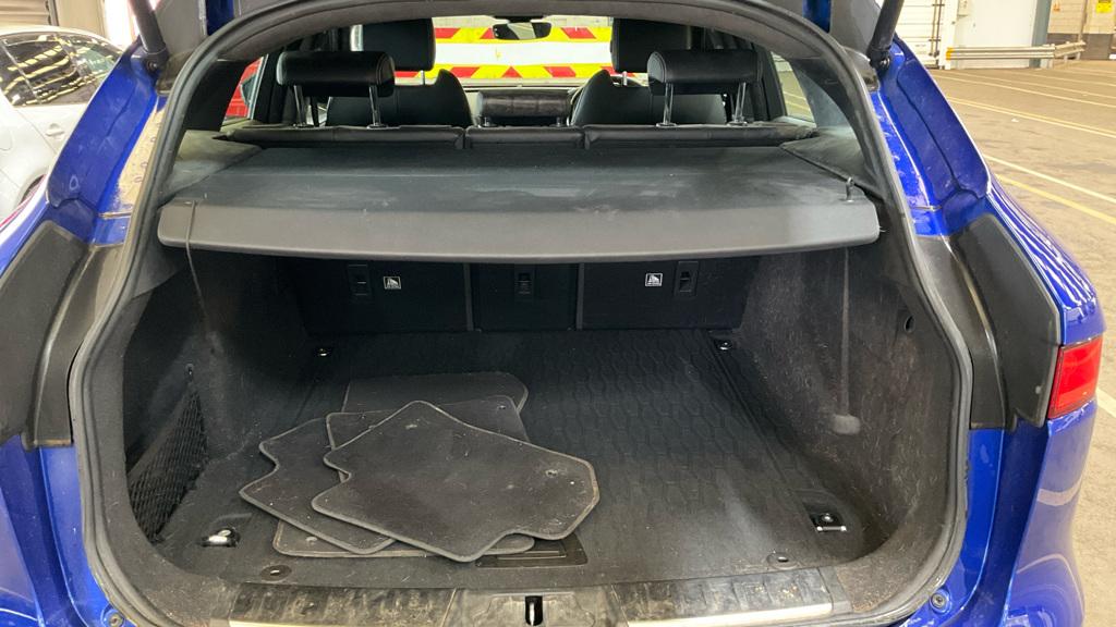 Jaguar F-PACE 2.0 D180 R-Sport SUV 5dr Diesel Auto AWD Euro 6 (s/s) (180 ps)