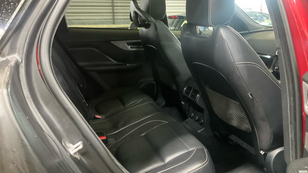 Jaguar F-PACE 2.0 D180 R-Sport SUV 5dr Diesel Auto AWD Euro 6 (s/s) (180 ps)