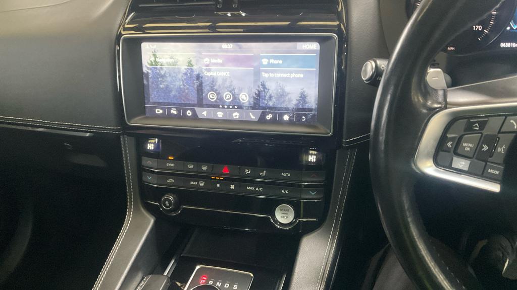 Jaguar F-PACE 2.0 D180 R-Sport SUV 5dr Diesel Auto AWD Euro 6 (s/s) (180 ps)