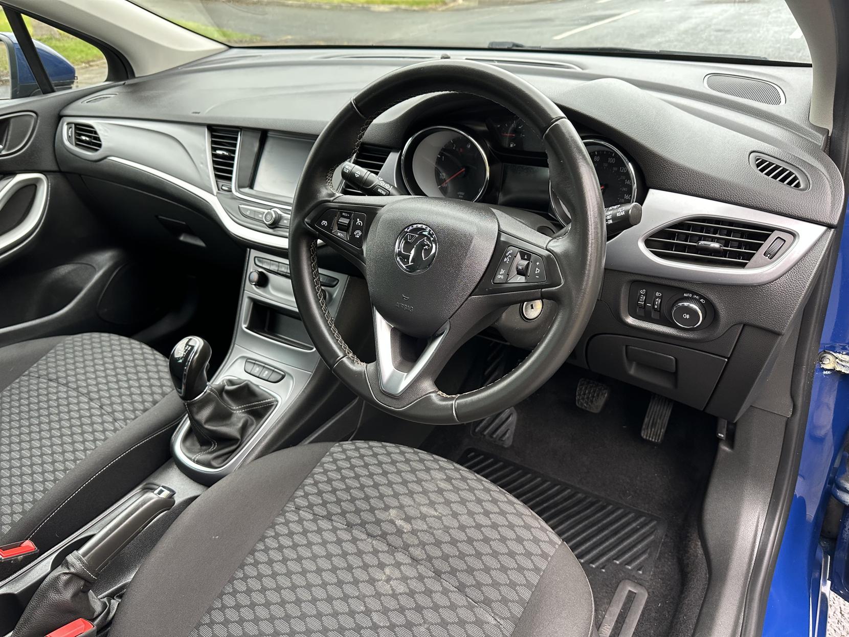 Vauxhall Astra 1.5 Turbo D Business Edition Nav Hatchback 5dr Diesel Manual Euro 6 (s/s) (105 ps)