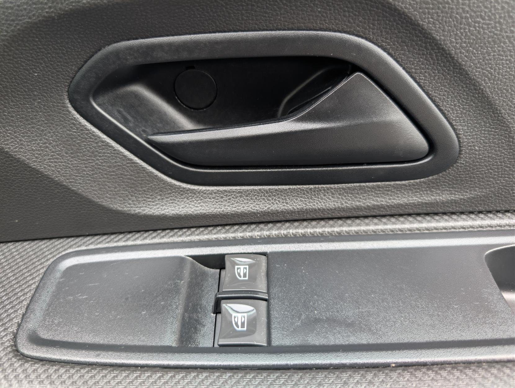 Dacia Sandero 1.0 SCe Essential Hatchback 5dr Petrol Manual Euro 6 (s/s) (65 ps)