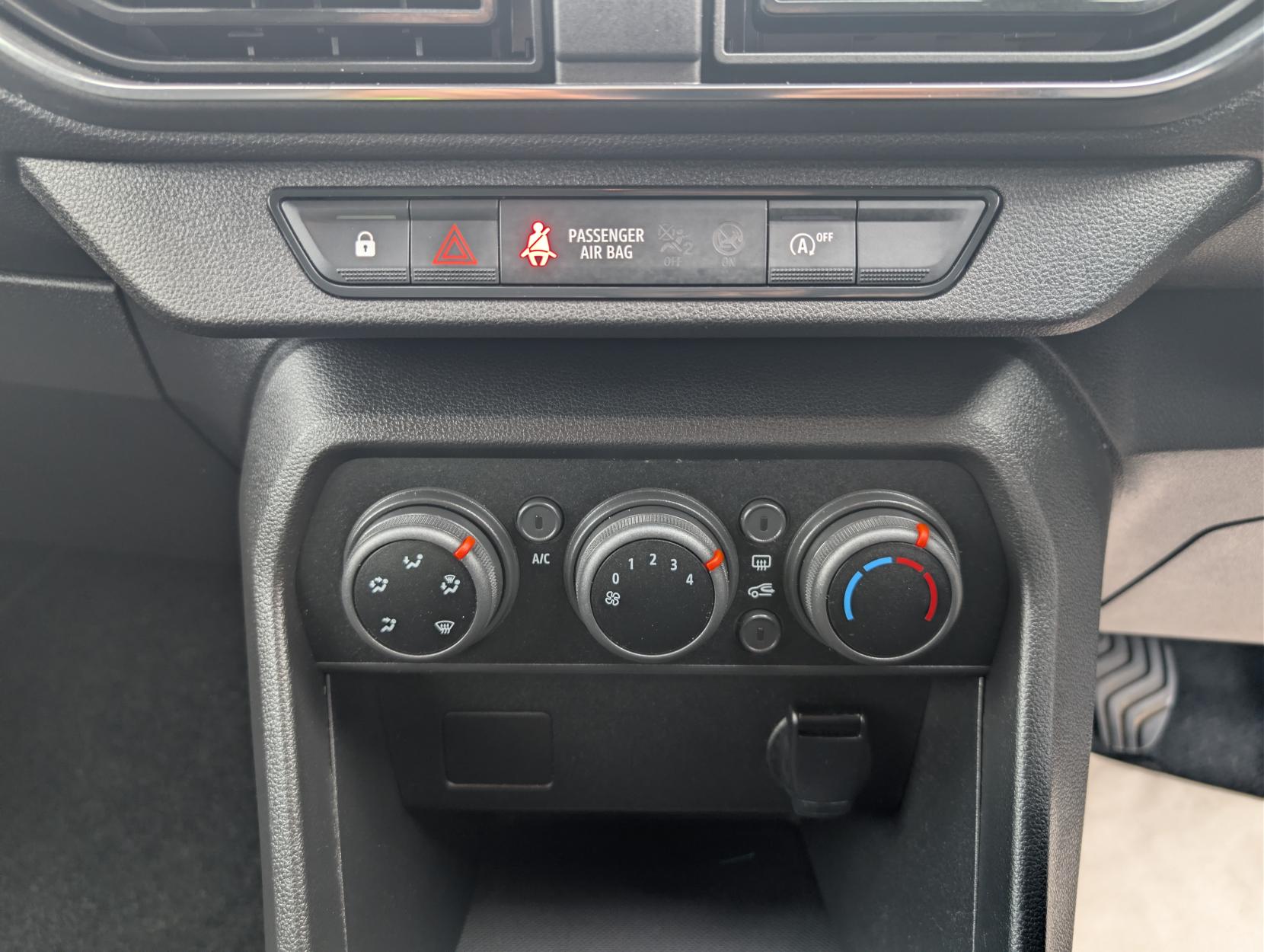 Dacia Sandero 1.0 SCe Essential Hatchback 5dr Petrol Manual Euro 6 (s/s) (65 ps)