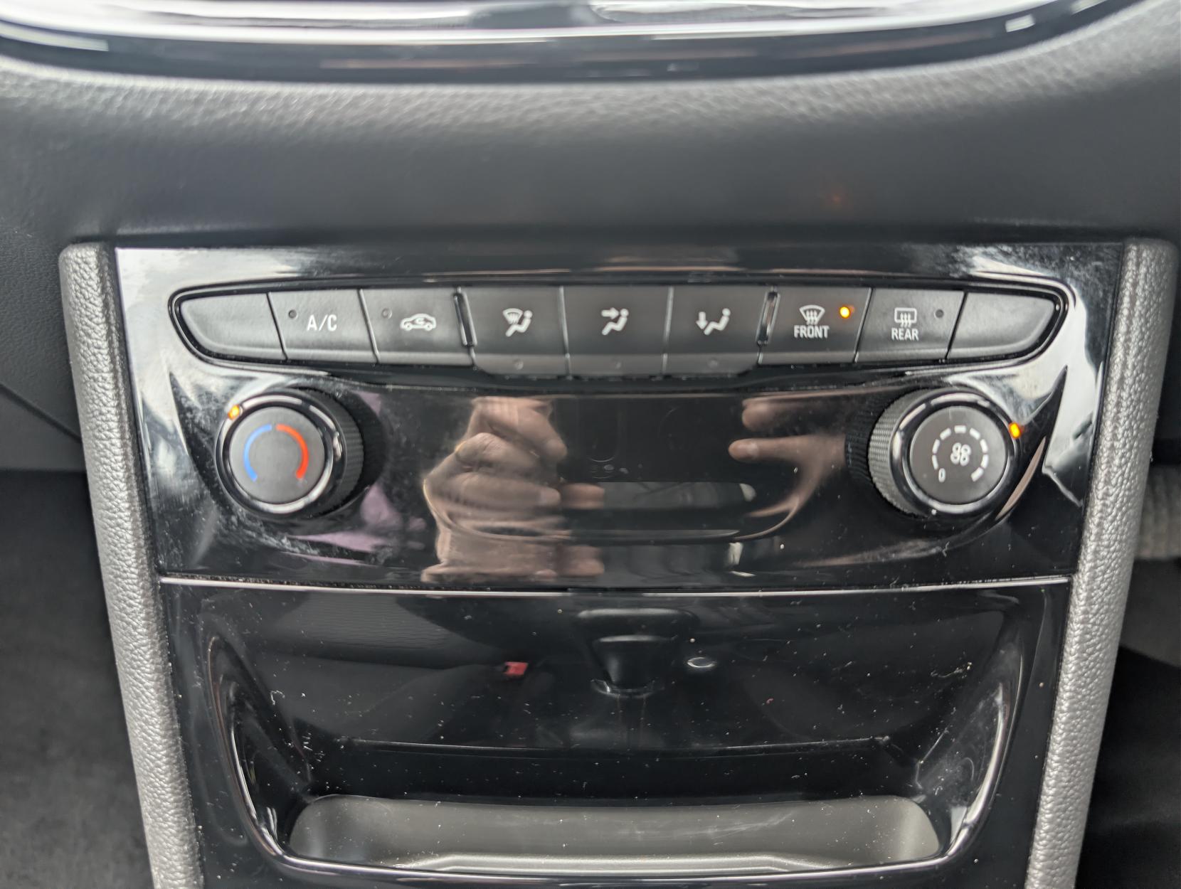 Vauxhall Astra 1.6 CDTi BlueInjection SRi Hatchback 5dr Diesel Auto Euro 6 (136 ps)