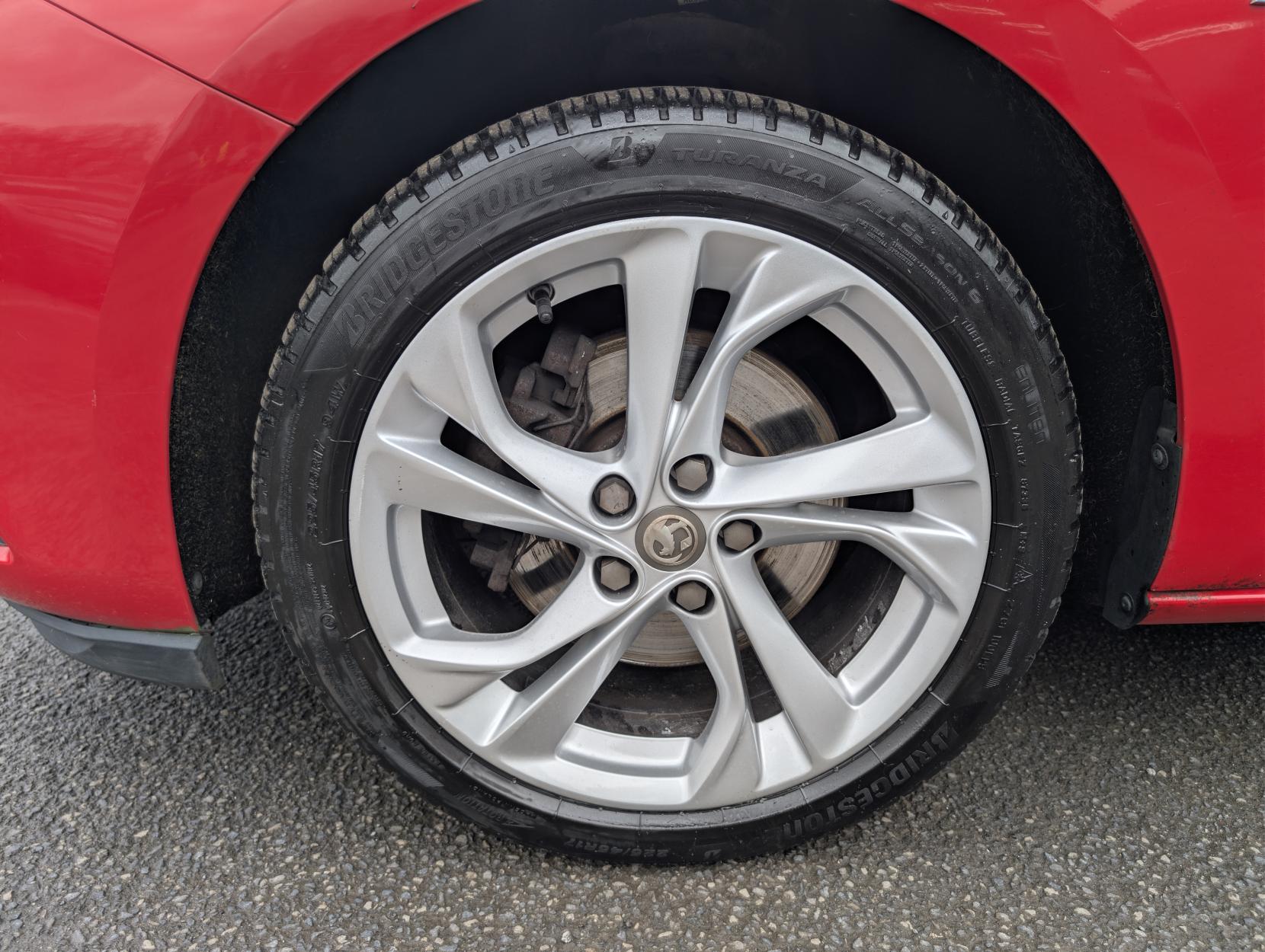 Vauxhall Astra 1.6 CDTi BlueInjection SRi Hatchback 5dr Diesel Auto Euro 6 (136 ps)