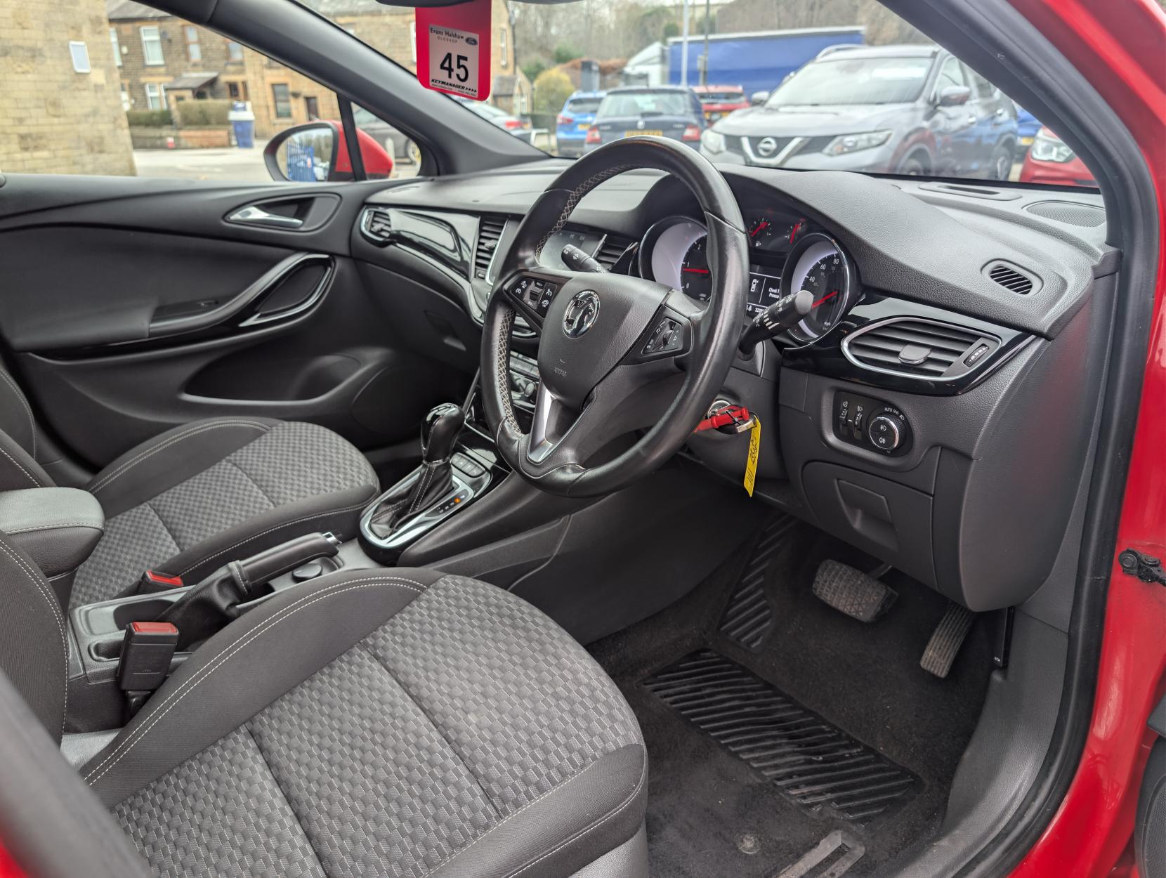 Vauxhall Astra 1.6 CDTi BlueInjection SRi Hatchback 5dr Diesel Auto Euro 6 (136 ps)