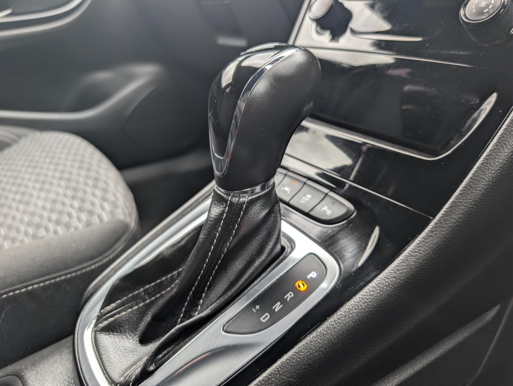 Vauxhall Astra 1.6 CDTi BlueInjection SRi Hatchback 5dr Diesel Auto Euro 6 (136 ps)