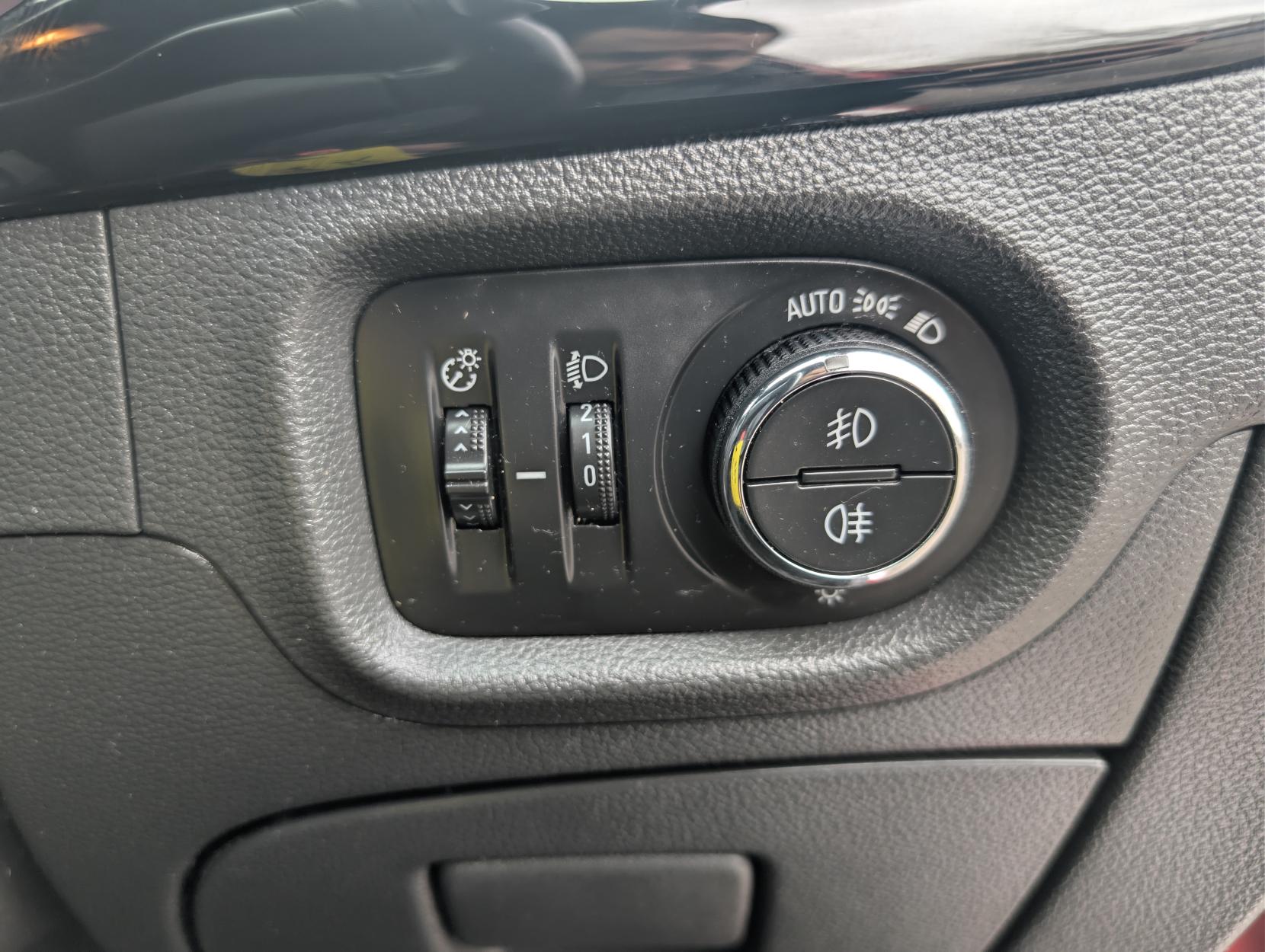 Vauxhall Astra 1.6 CDTi BlueInjection SRi Hatchback 5dr Diesel Auto Euro 6 (136 ps)