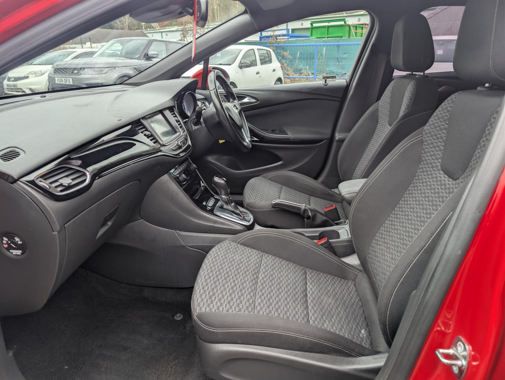 Vauxhall Astra 1.6 CDTi BlueInjection SRi Hatchback 5dr Diesel Auto Euro 6 (136 ps)