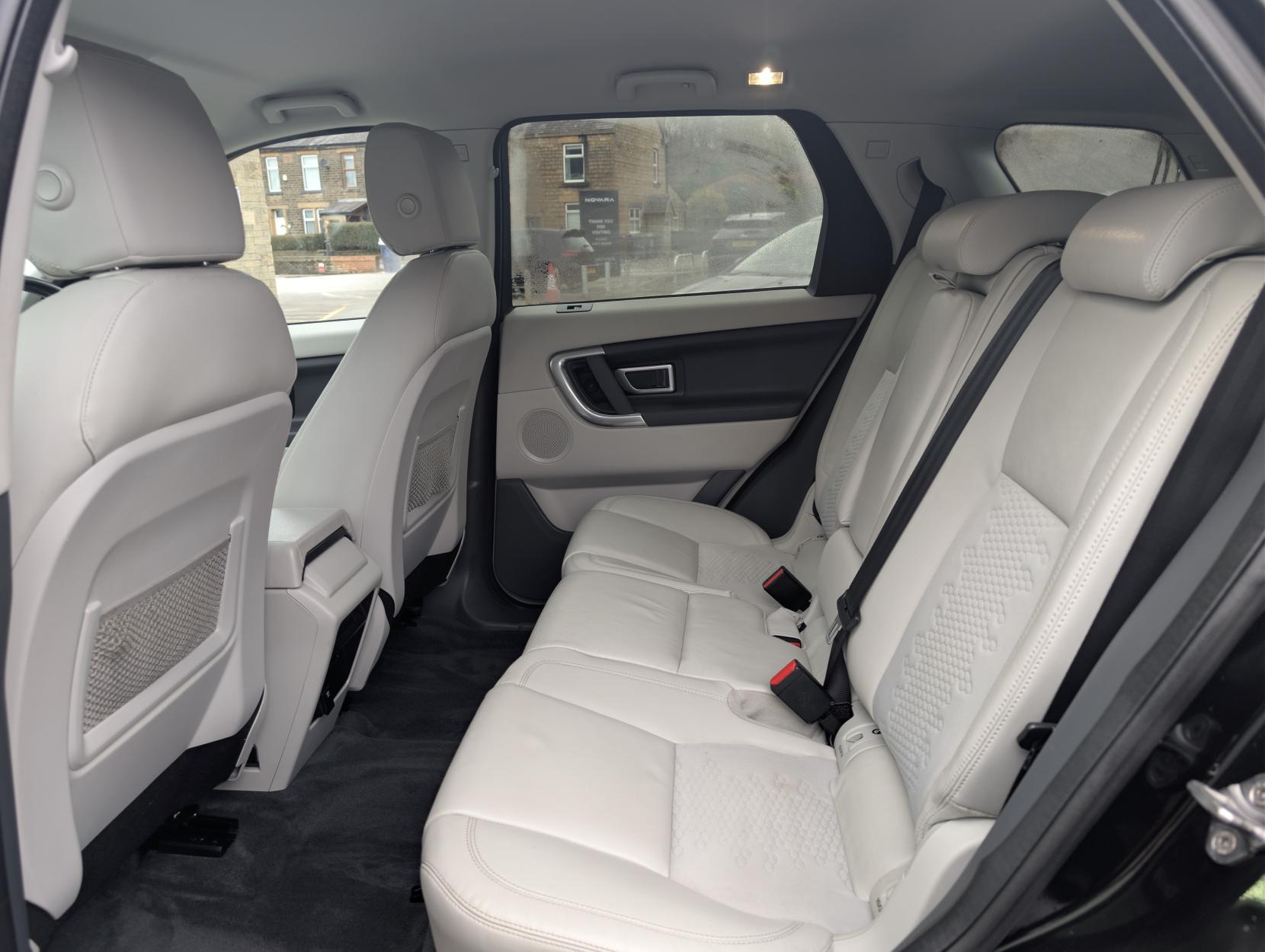 Land Rover Discovery Sport 2.0 TD4 SE Tech SUV 5dr Diesel Manual 4WD Euro 6 (s/s) (5 Seat) (150 ps)