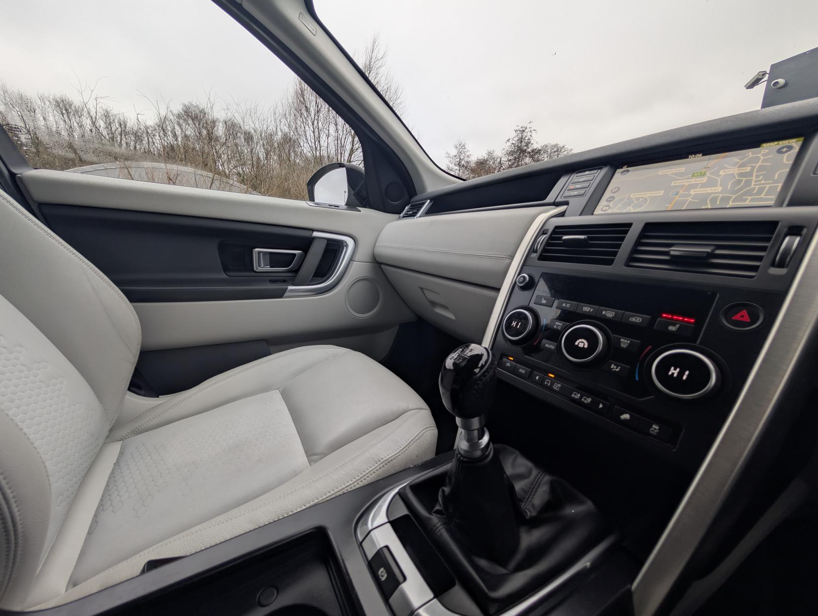 Land Rover Discovery Sport 2.0 TD4 SE Tech SUV 5dr Diesel Manual 4WD Euro 6 (s/s) (5 Seat) (150 ps)