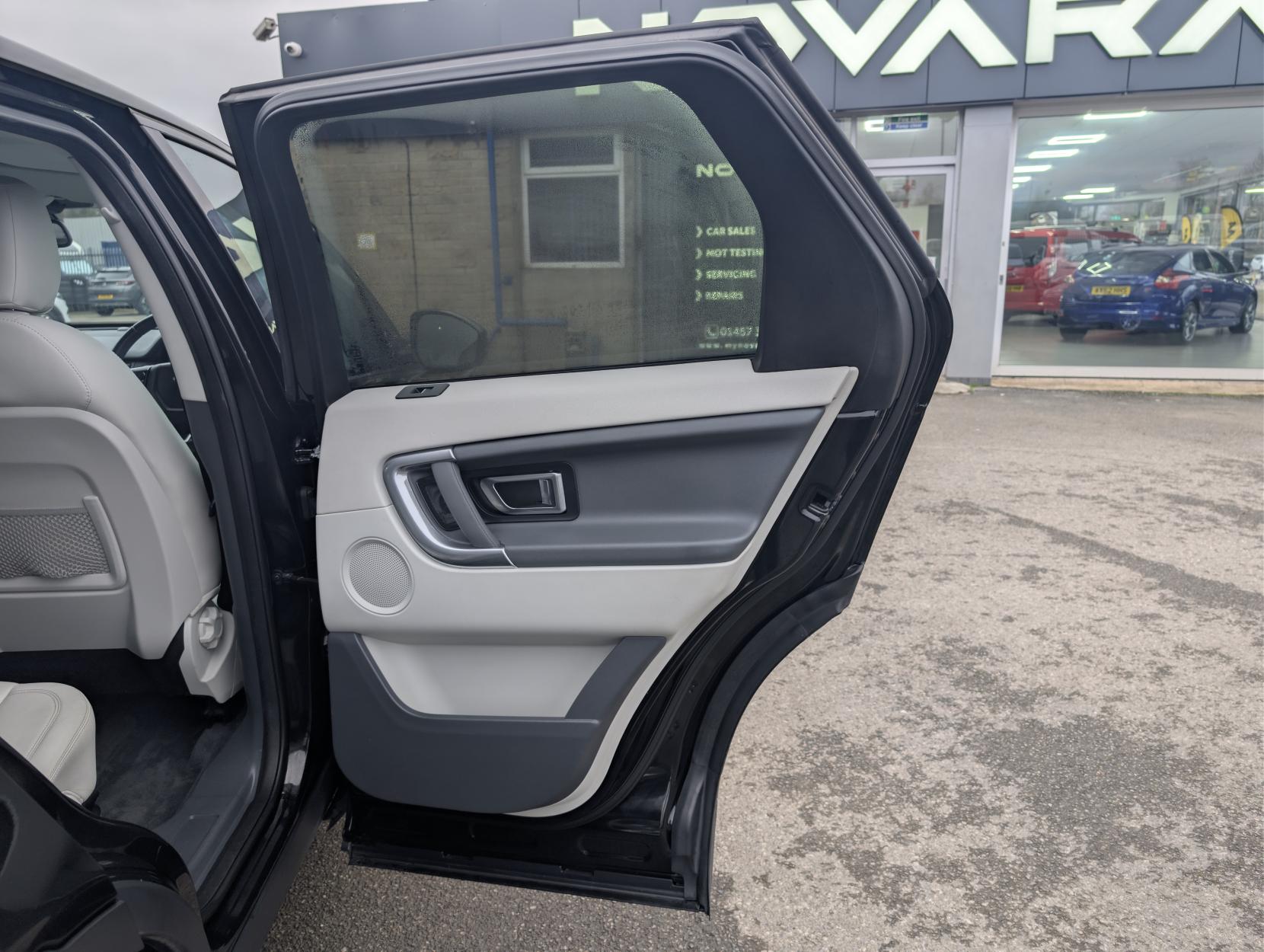 Land Rover Discovery Sport 2.0 TD4 SE Tech SUV 5dr Diesel Manual 4WD Euro 6 (s/s) (5 Seat) (150 ps)