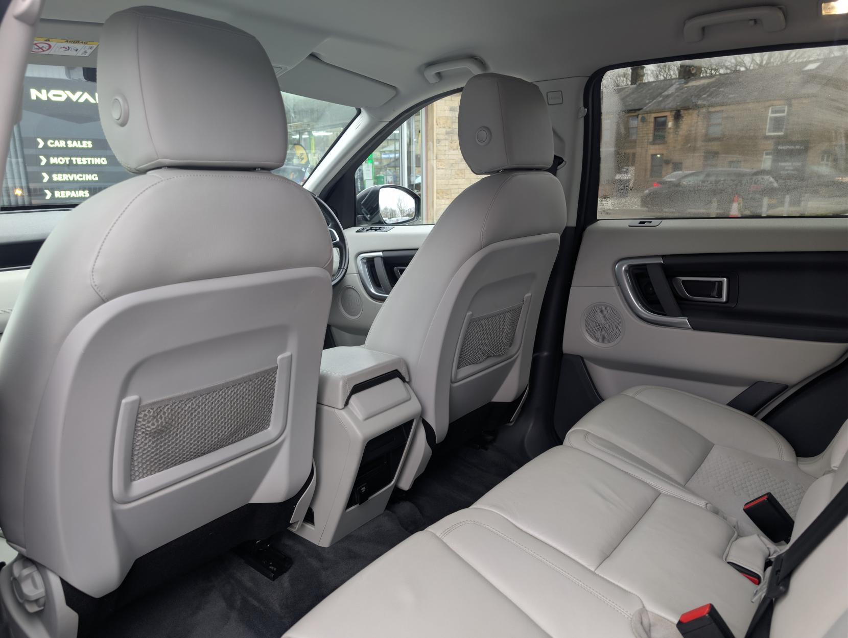 Land Rover Discovery Sport 2.0 TD4 SE Tech SUV 5dr Diesel Manual 4WD Euro 6 (s/s) (5 Seat) (150 ps)