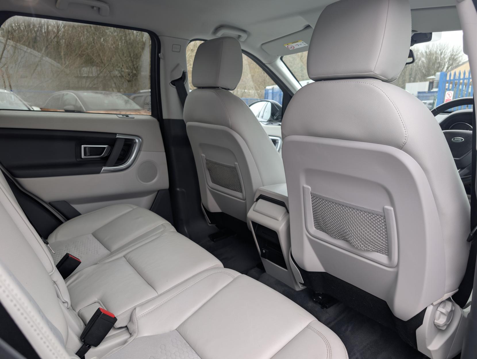 Land Rover Discovery Sport 2.0 TD4 SE Tech SUV 5dr Diesel Manual 4WD Euro 6 (s/s) (5 Seat) (150 ps)