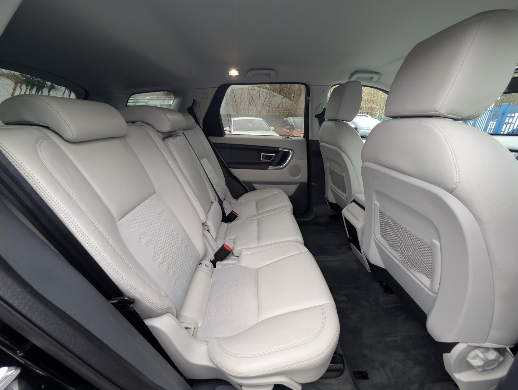 Land Rover Discovery Sport 2.0 TD4 SE Tech SUV 5dr Diesel Manual 4WD Euro 6 (s/s) (5 Seat) (150 ps)