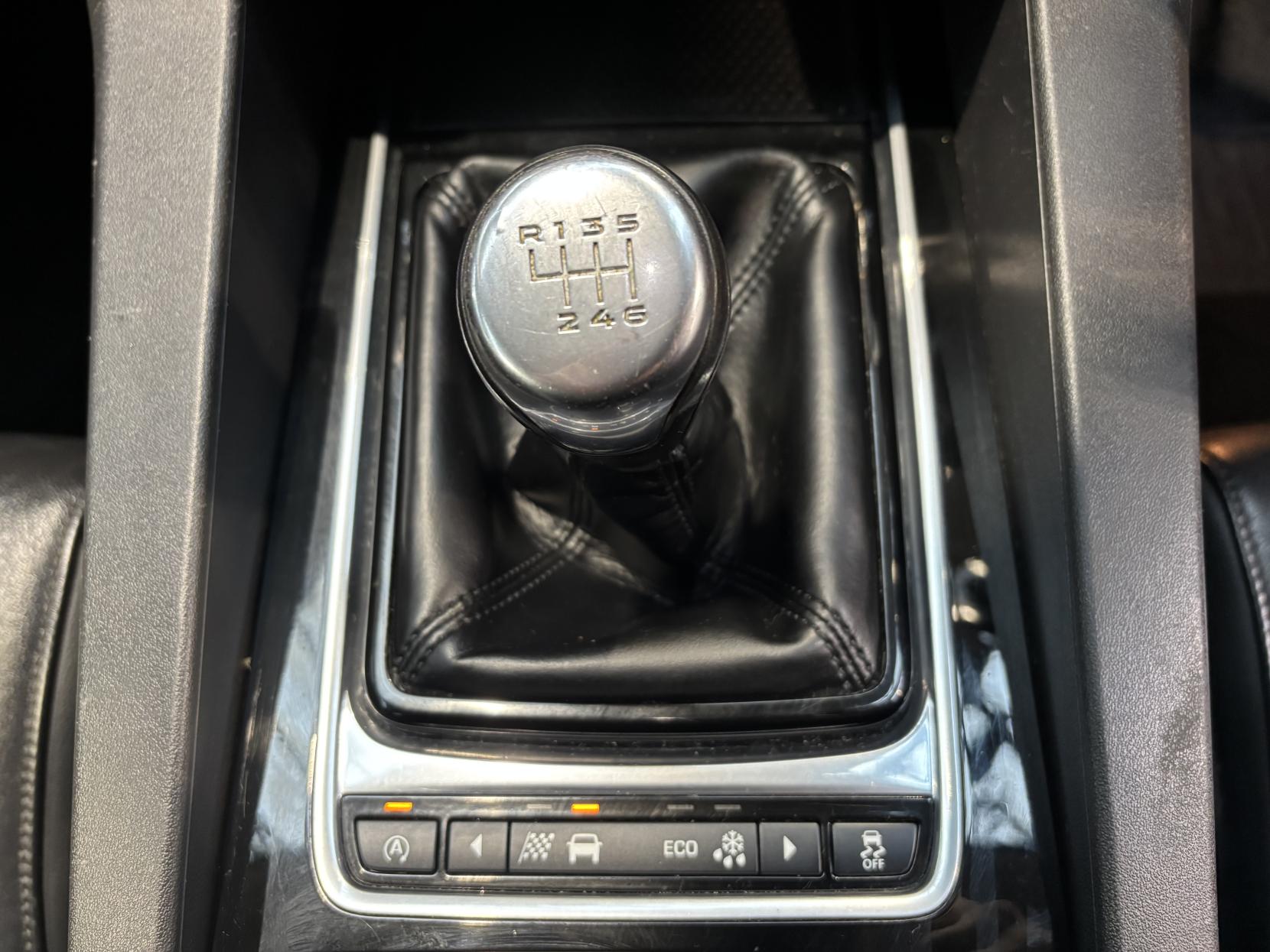 Jaguar F-PACE 2.0 D180 Prestige SUV 5dr Diesel Manual Euro 6 (s/s) (180 ps)