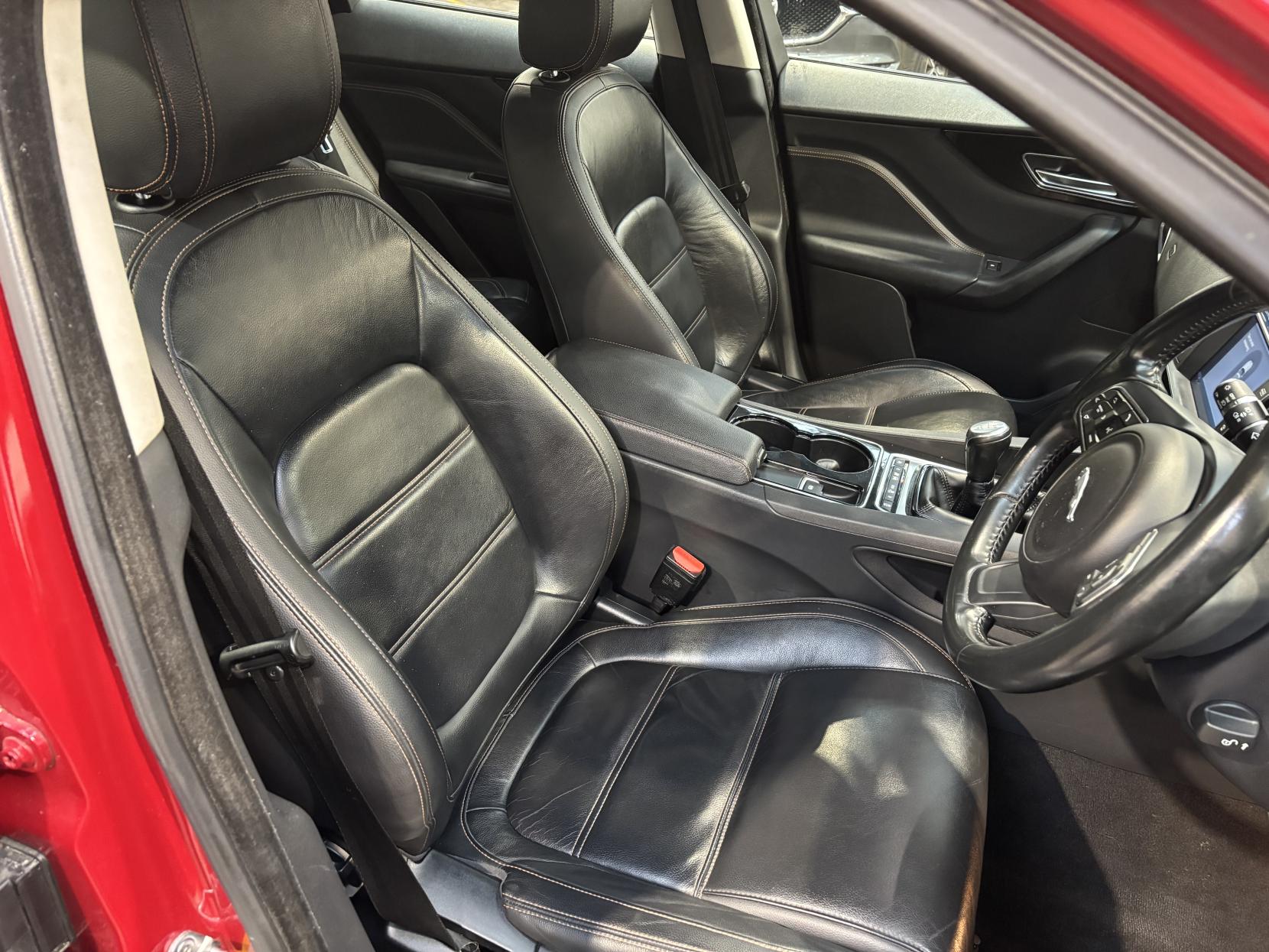 Jaguar F-PACE 2.0 D180 Prestige SUV 5dr Diesel Manual Euro 6 (s/s) (180 ps)