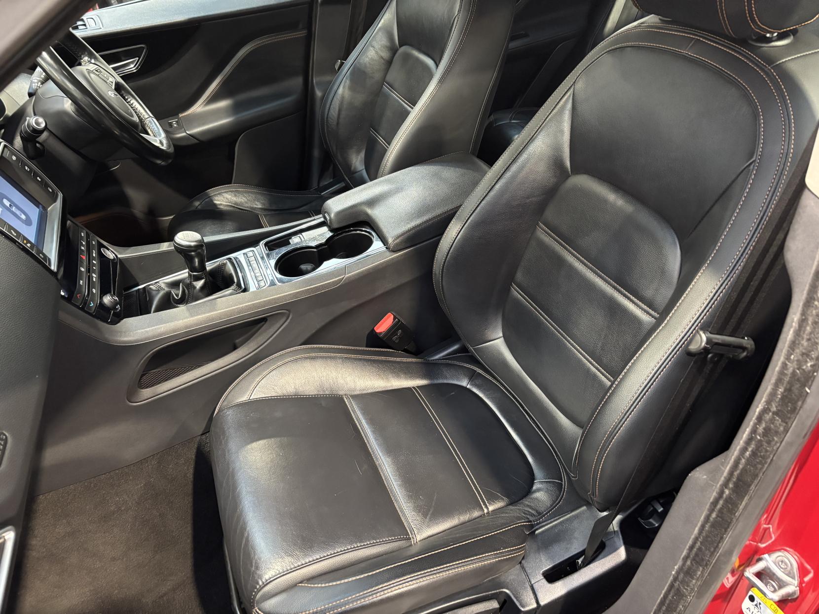 Jaguar F-PACE 2.0 D180 Prestige SUV 5dr Diesel Manual Euro 6 (s/s) (180 ps)