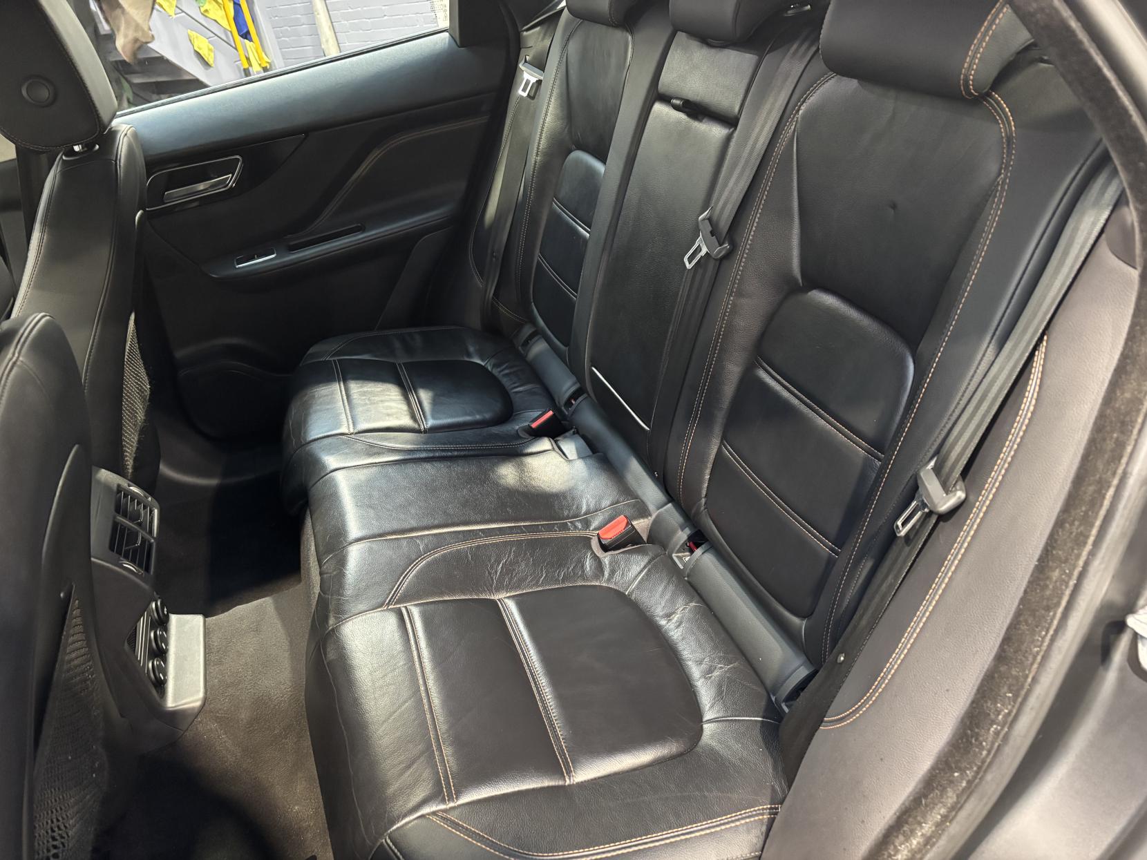 Jaguar F-PACE 2.0 D180 Prestige SUV 5dr Diesel Manual Euro 6 (s/s) (180 ps)