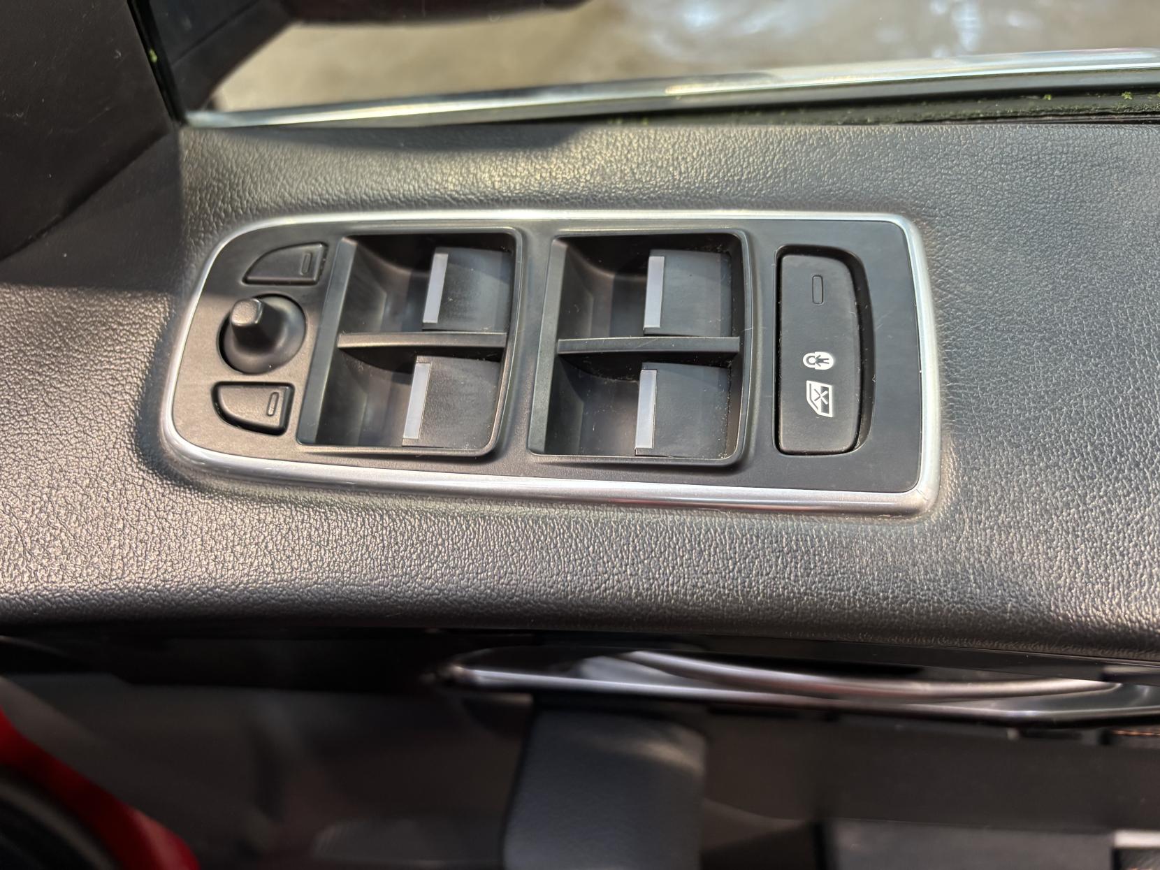 Jaguar F-PACE 2.0 D180 Prestige SUV 5dr Diesel Manual Euro 6 (s/s) (180 ps)