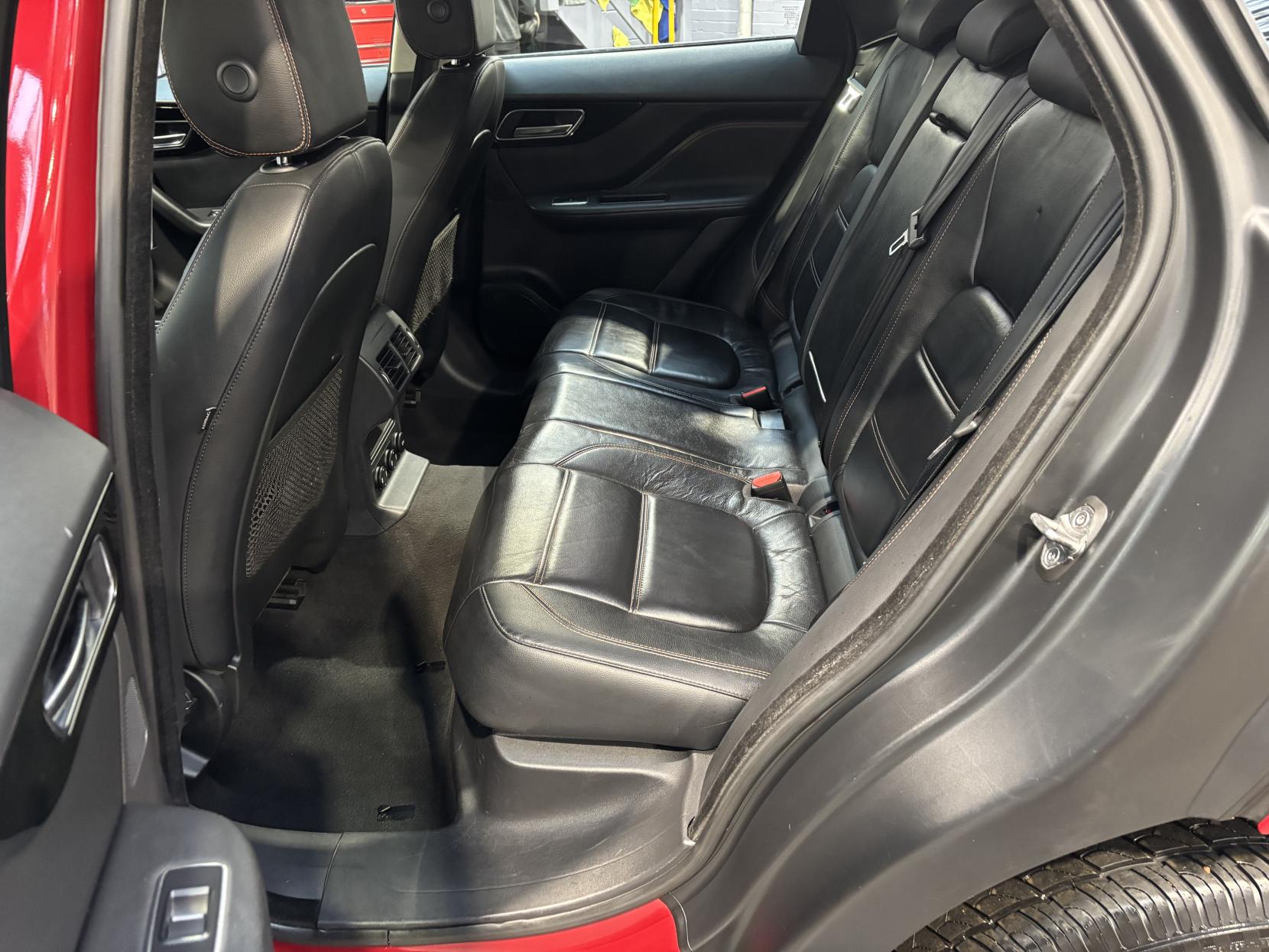 Jaguar F-PACE 2.0 D180 Prestige SUV 5dr Diesel Manual Euro 6 (s/s) (180 ps)