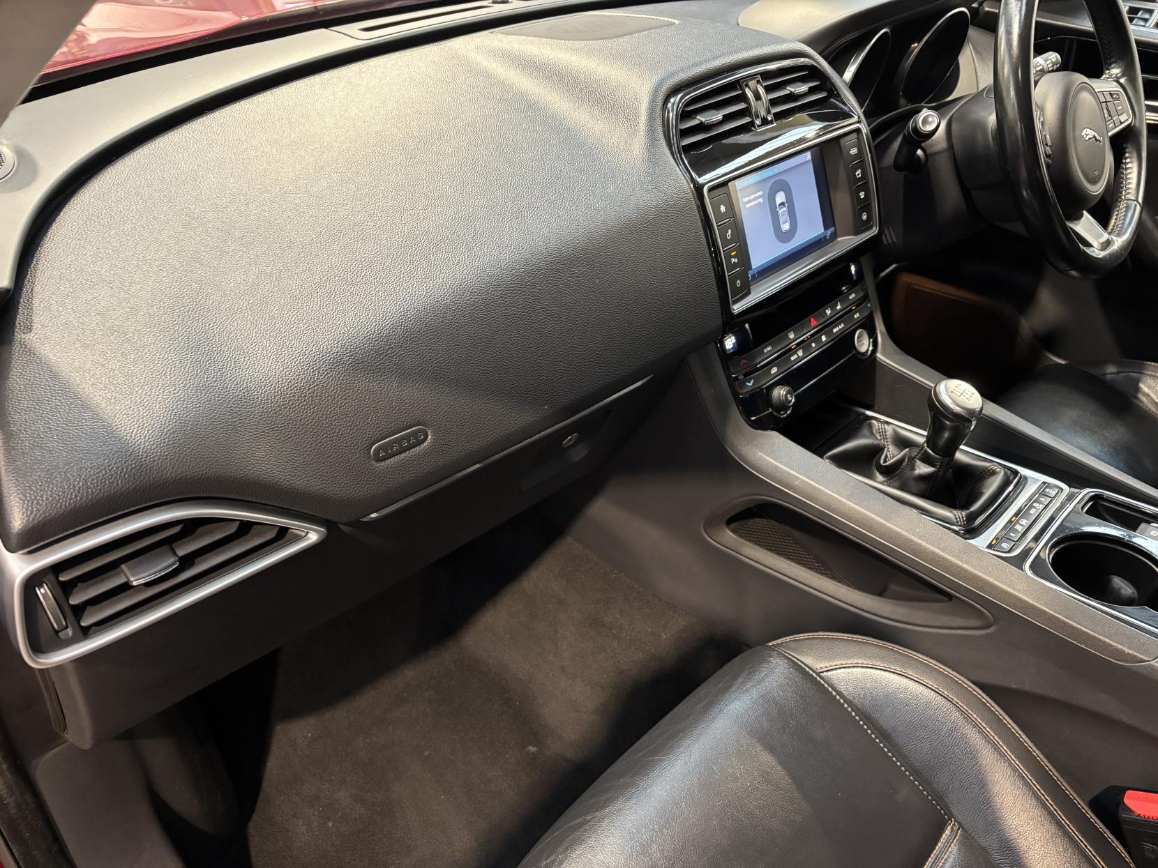 Jaguar F-PACE 2.0 D180 Prestige SUV 5dr Diesel Manual Euro 6 (s/s) (180 ps)