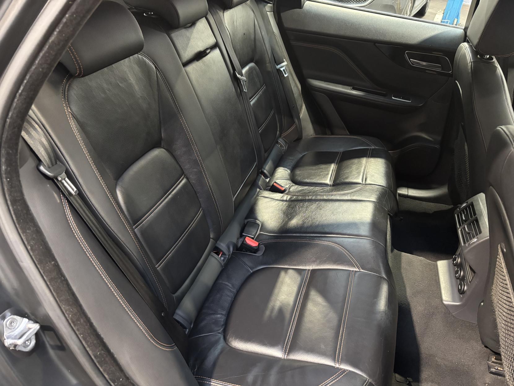 Jaguar F-PACE 2.0 D180 Prestige SUV 5dr Diesel Manual Euro 6 (s/s) (180 ps)