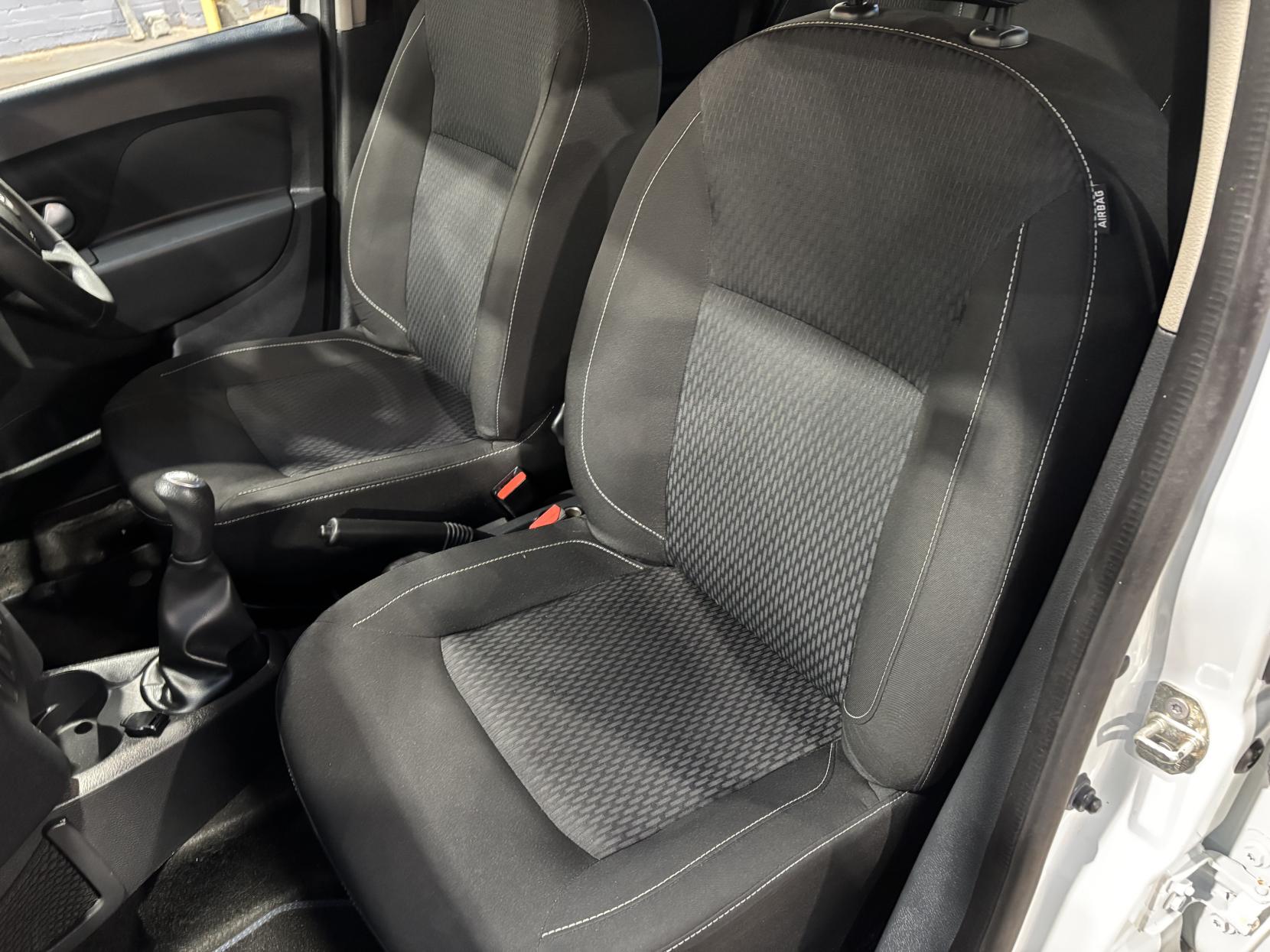 Dacia Sandero 0.9 TCe Comfort Hatchback 5dr Petrol Manual Euro 6 (s/s) (90 ps)