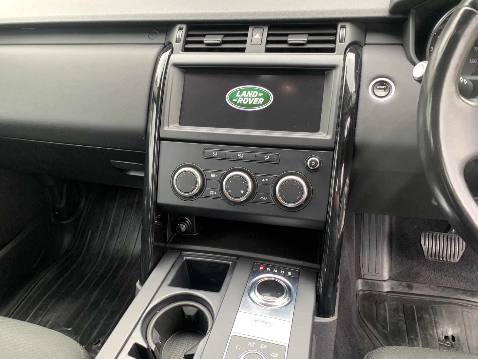 Land Rover Discovery 2.0 SD4 S SUV 5dr Diesel Auto 4WD Euro 6 (s/s) (240 ps)
