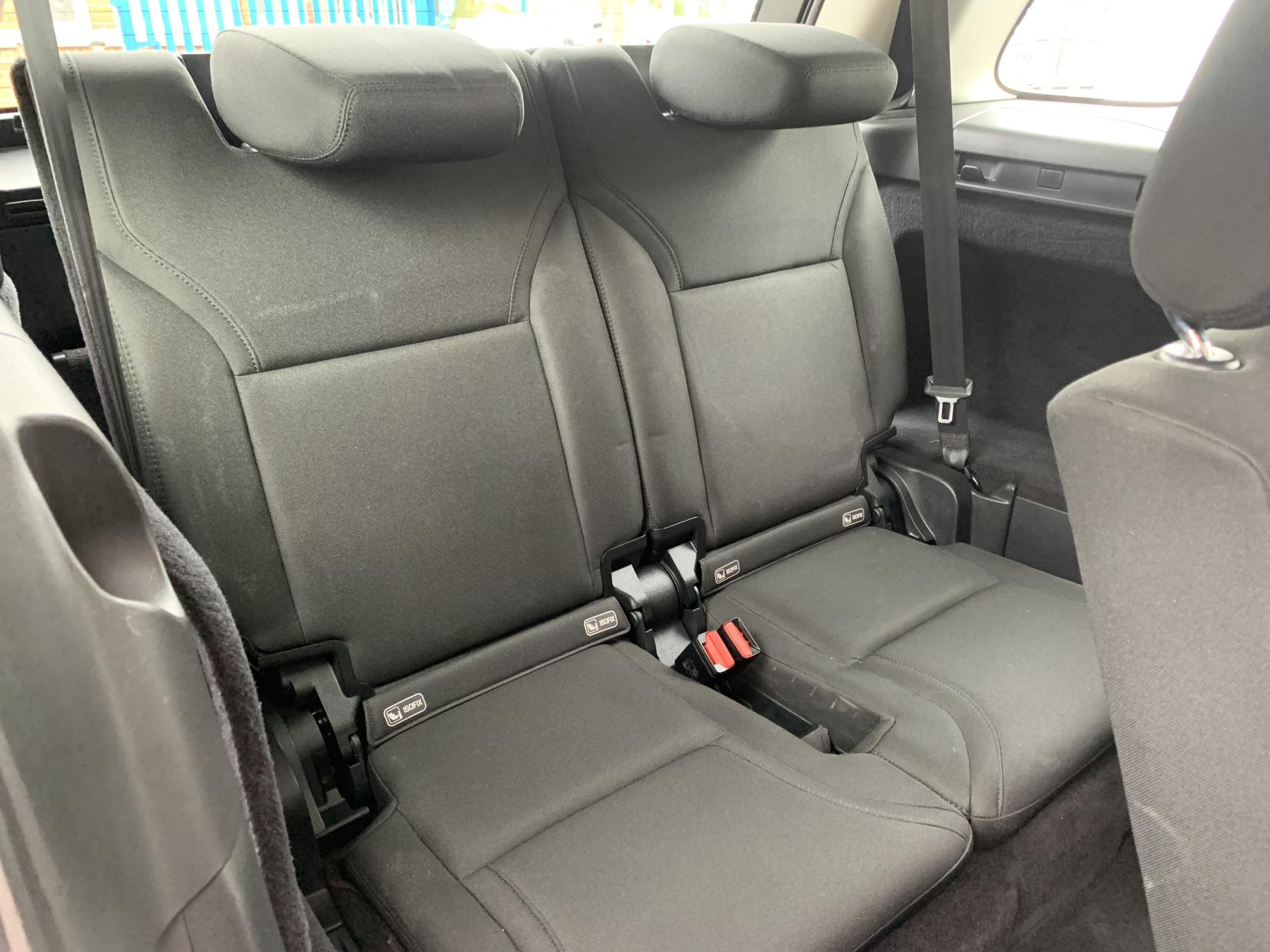 Land Rover Discovery 2.0 SD4 S SUV 5dr Diesel Auto 4WD Euro 6 (s/s) (240 ps)
