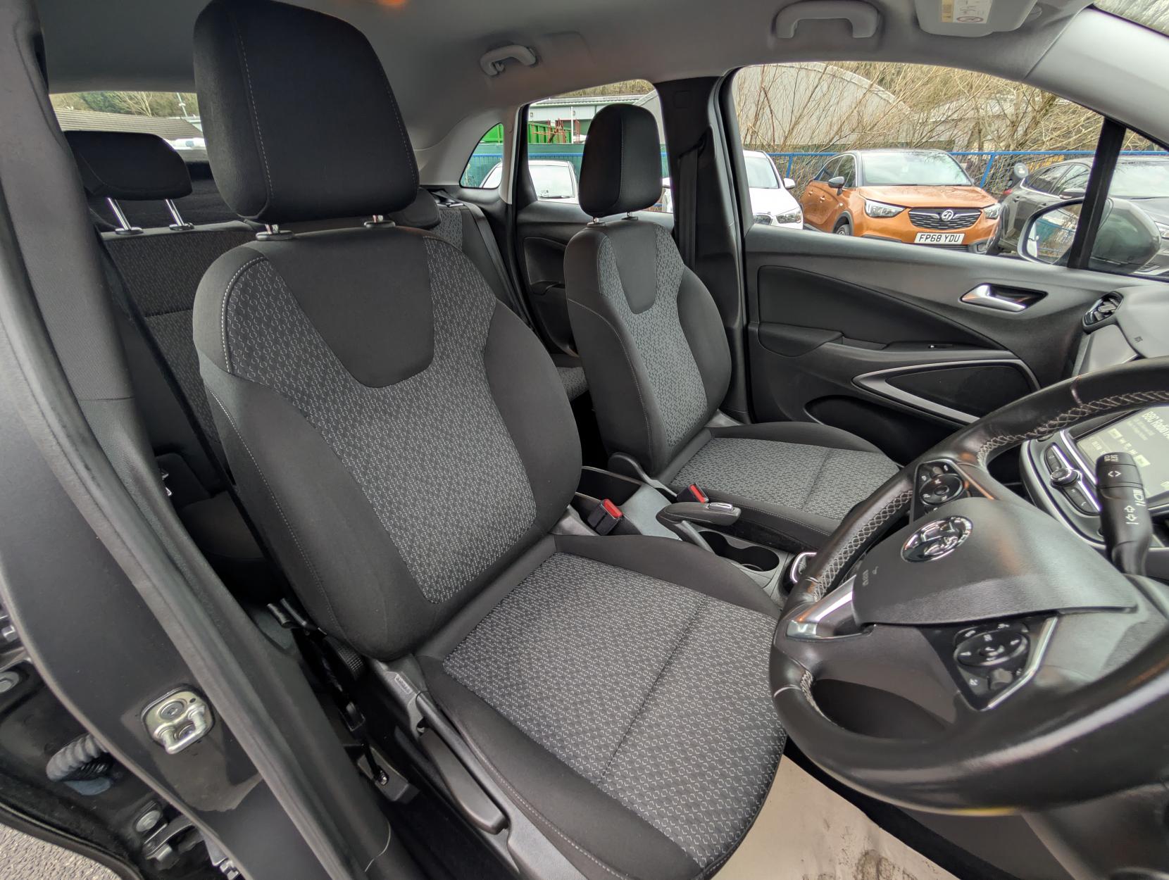 Vauxhall Crossland X 1.2 SE SUV 5dr Petrol Manual Euro 6 (83 ps)