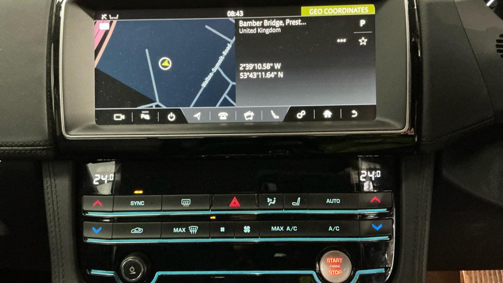 Jaguar F-PACE 2.0 D180 Prestige SUV 5dr Diesel Auto AWD Euro 6 (s/s) (180 ps)