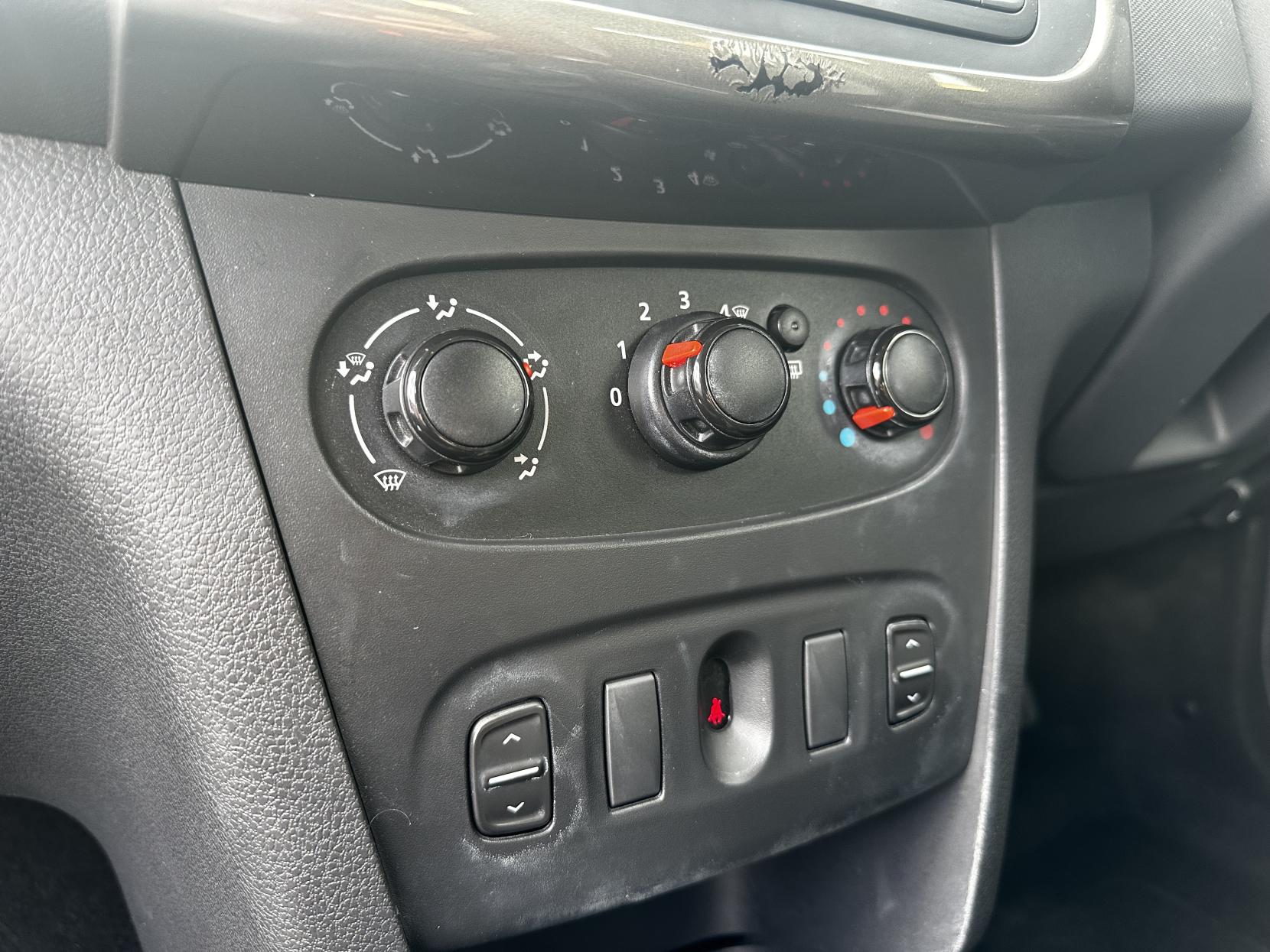 Dacia Sandero Stepway 1.5 dCi Ambiance Hatchback 5dr Diesel Manual Euro 6 (s/s) (90 ps)