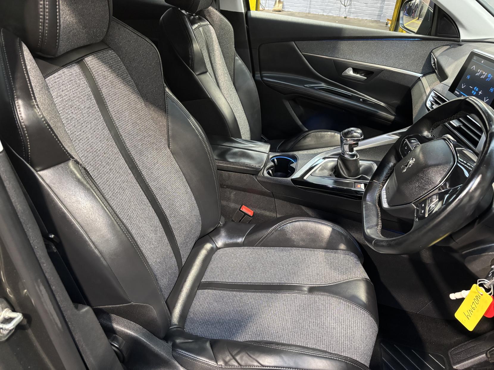 Peugeot 3008 1.6 BlueHDi Allure SUV 5dr Diesel Manual Euro 6 (s/s) (120 ps)