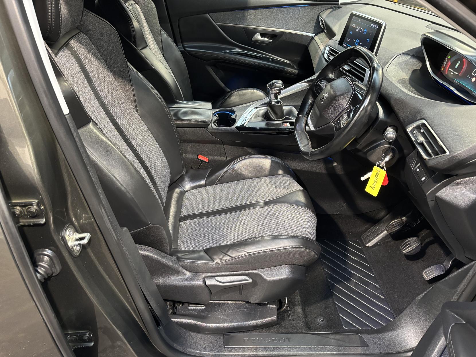 Peugeot 3008 1.6 BlueHDi Allure SUV 5dr Diesel Manual Euro 6 (s/s) (120 ps)