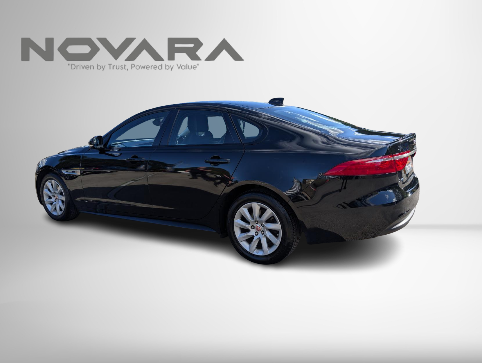 Jaguar XF 2.0d R-Sport Saloon 4dr Diesel Manual Euro 6 (s/s) (163 ps)