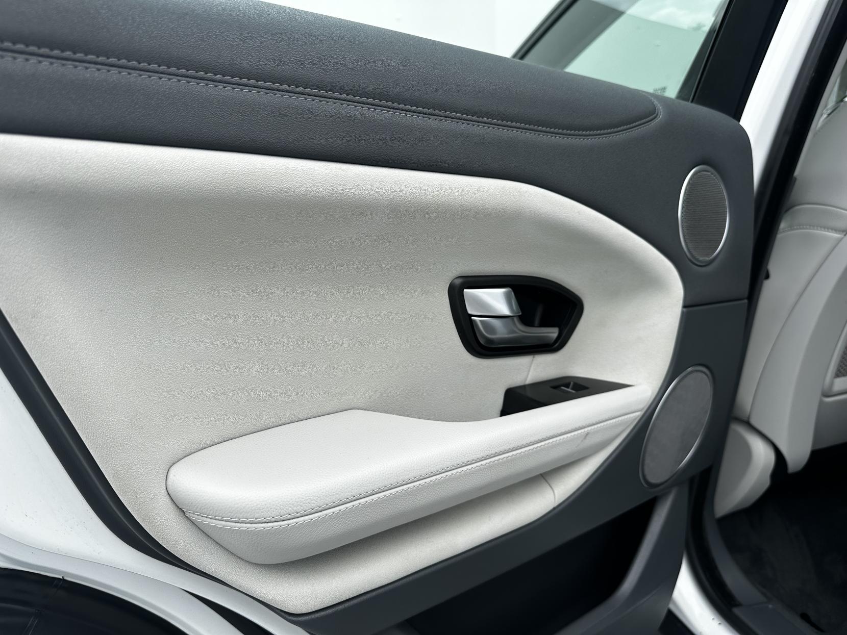 Land Rover Range Rover Evoque 2.0 eD4 SE SUV 5dr Diesel Manual FWD Euro 6 (s/s) (150 ps)