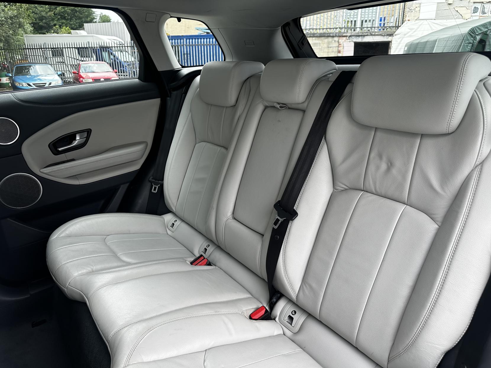 Land Rover Range Rover Evoque 2.0 eD4 SE SUV 5dr Diesel Manual FWD Euro 6 (s/s) (150 ps)