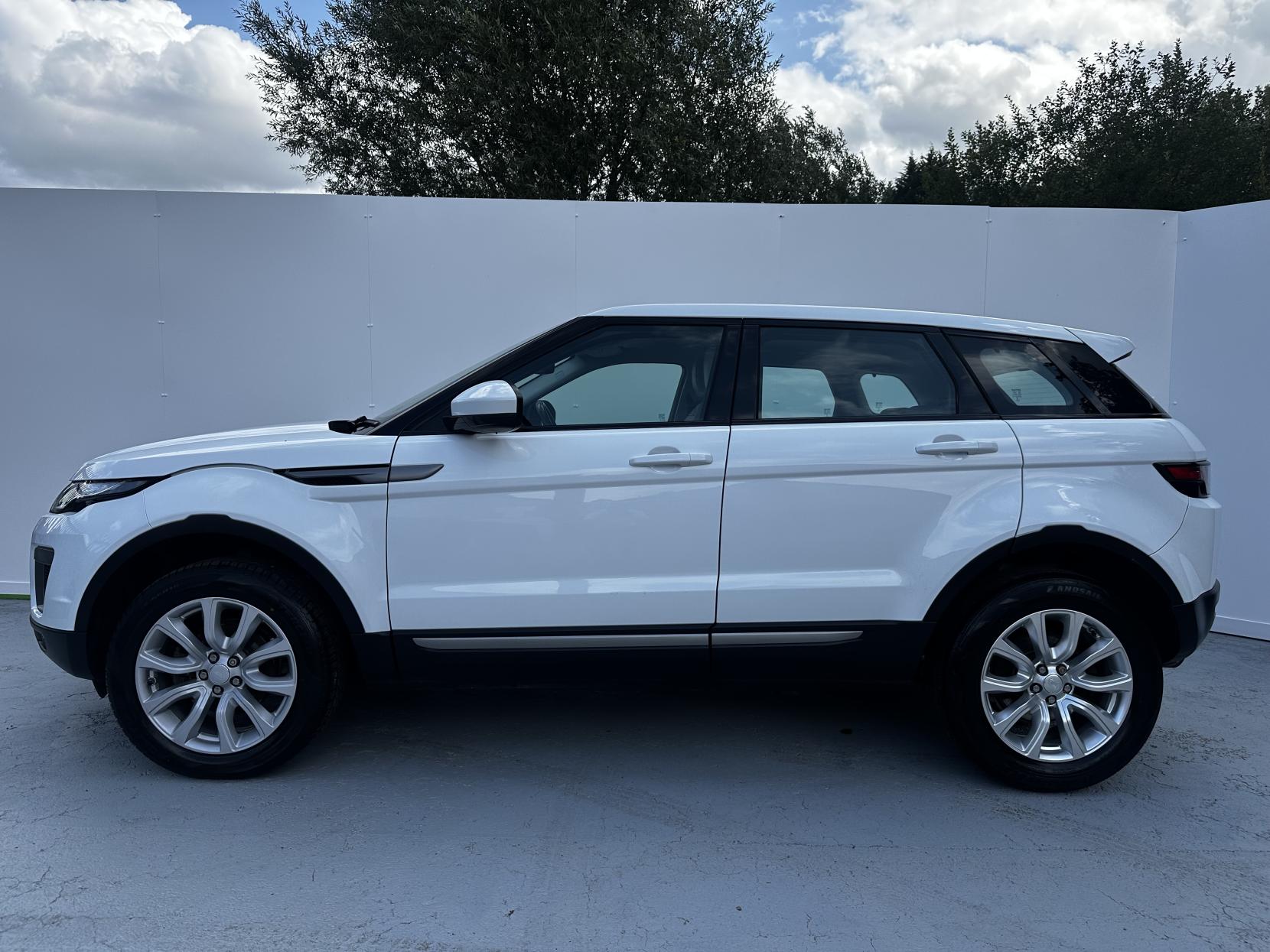 Land Rover Range Rover Evoque 2.0 eD4 SE SUV 5dr Diesel Manual FWD Euro 6 (s/s) (150 ps)