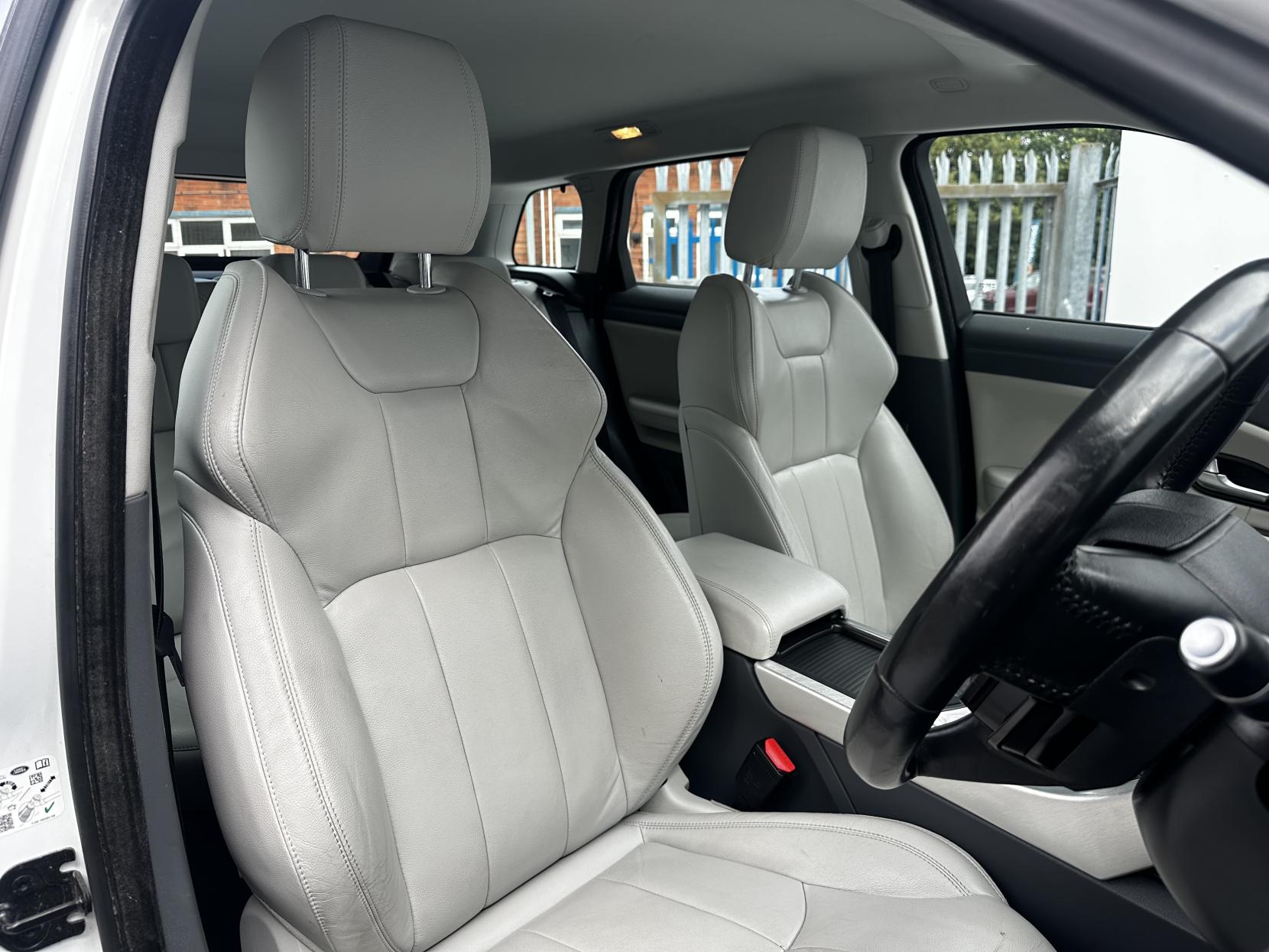 Land Rover Range Rover Evoque 2.0 eD4 SE SUV 5dr Diesel Manual FWD Euro 6 (s/s) (150 ps)