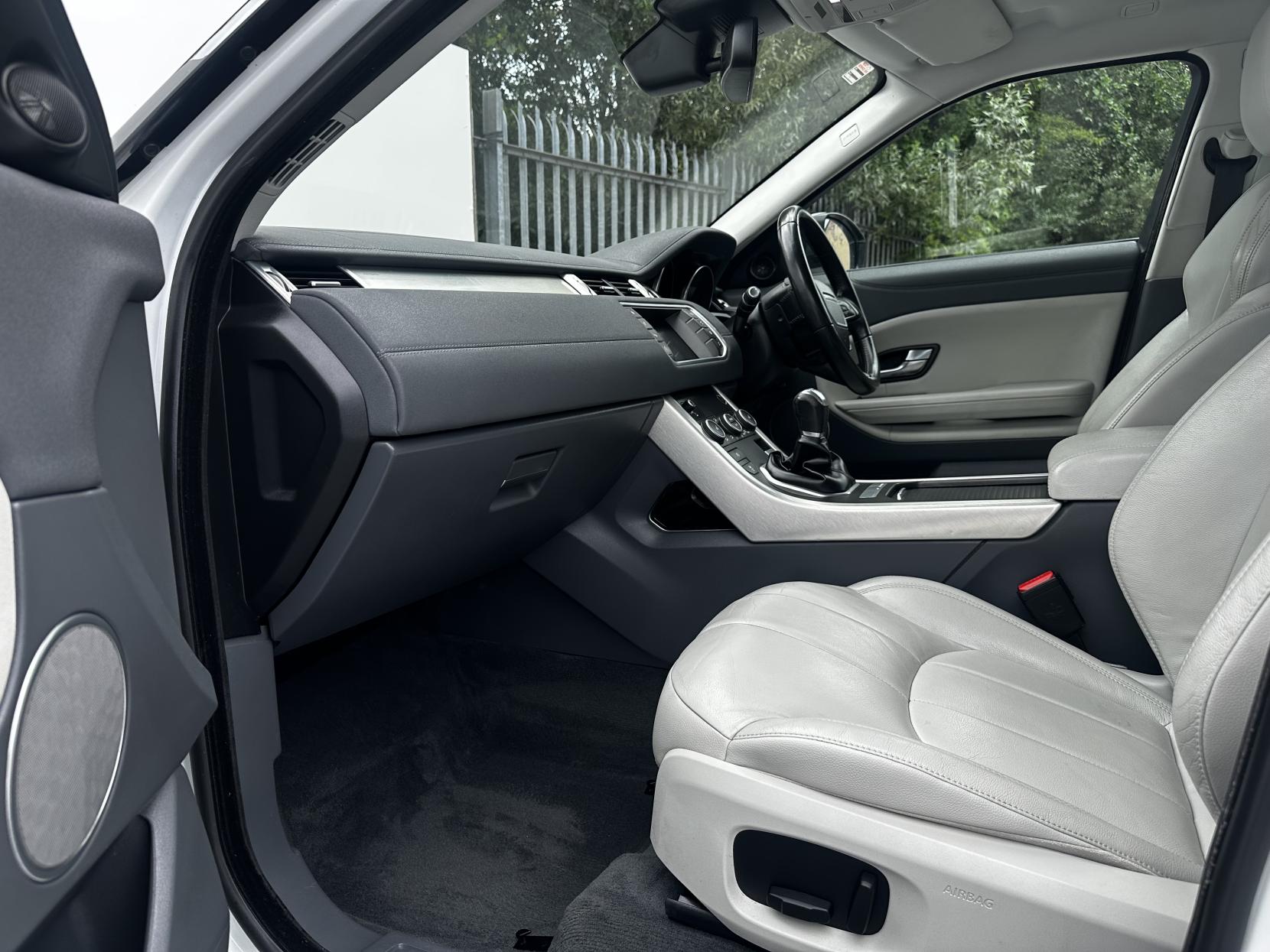 Land Rover Range Rover Evoque 2.0 eD4 SE SUV 5dr Diesel Manual FWD Euro 6 (s/s) (150 ps)