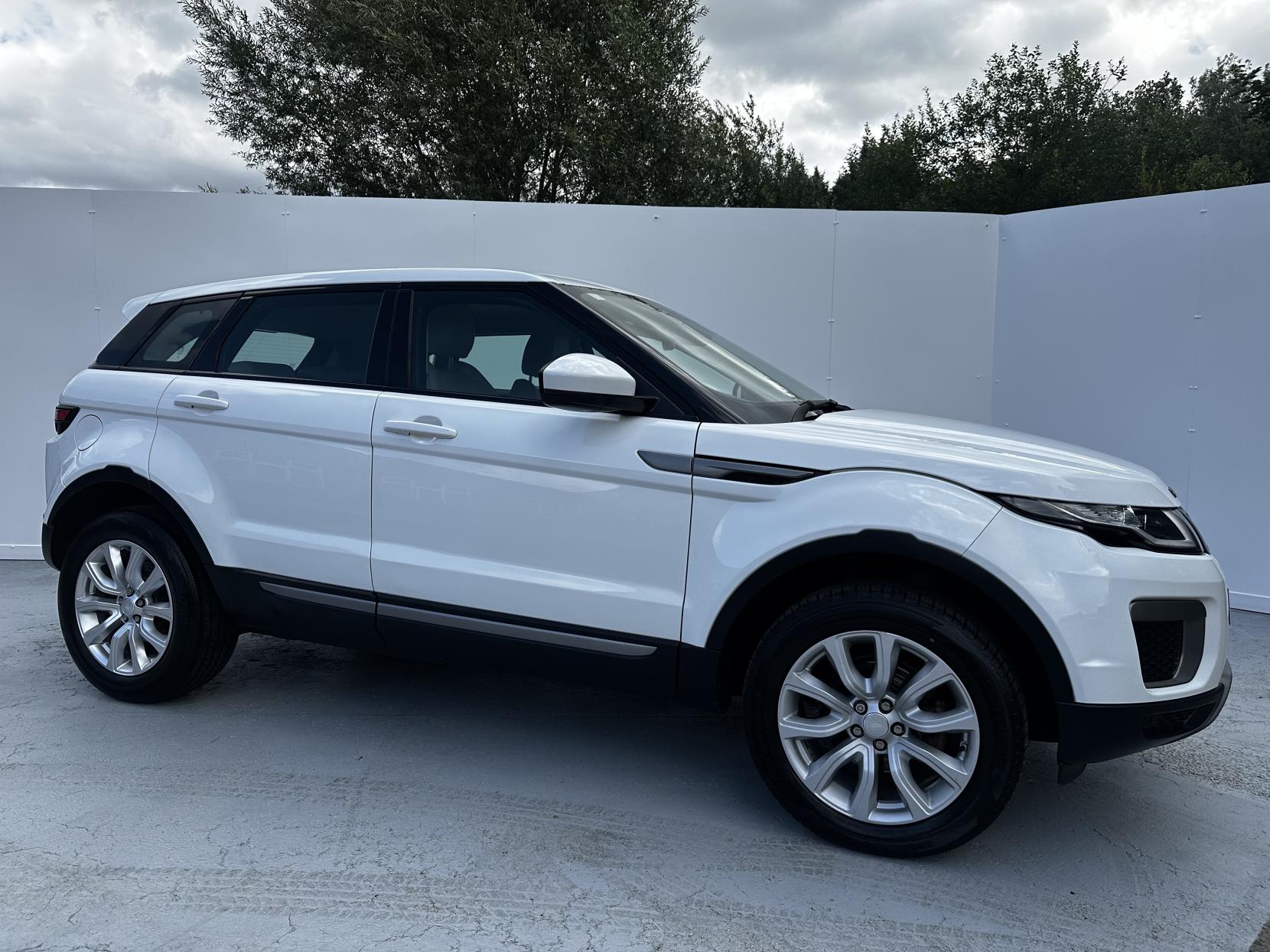 Land Rover Range Rover Evoque 2.0 eD4 SE SUV 5dr Diesel Manual FWD Euro 6 (s/s) (150 ps)